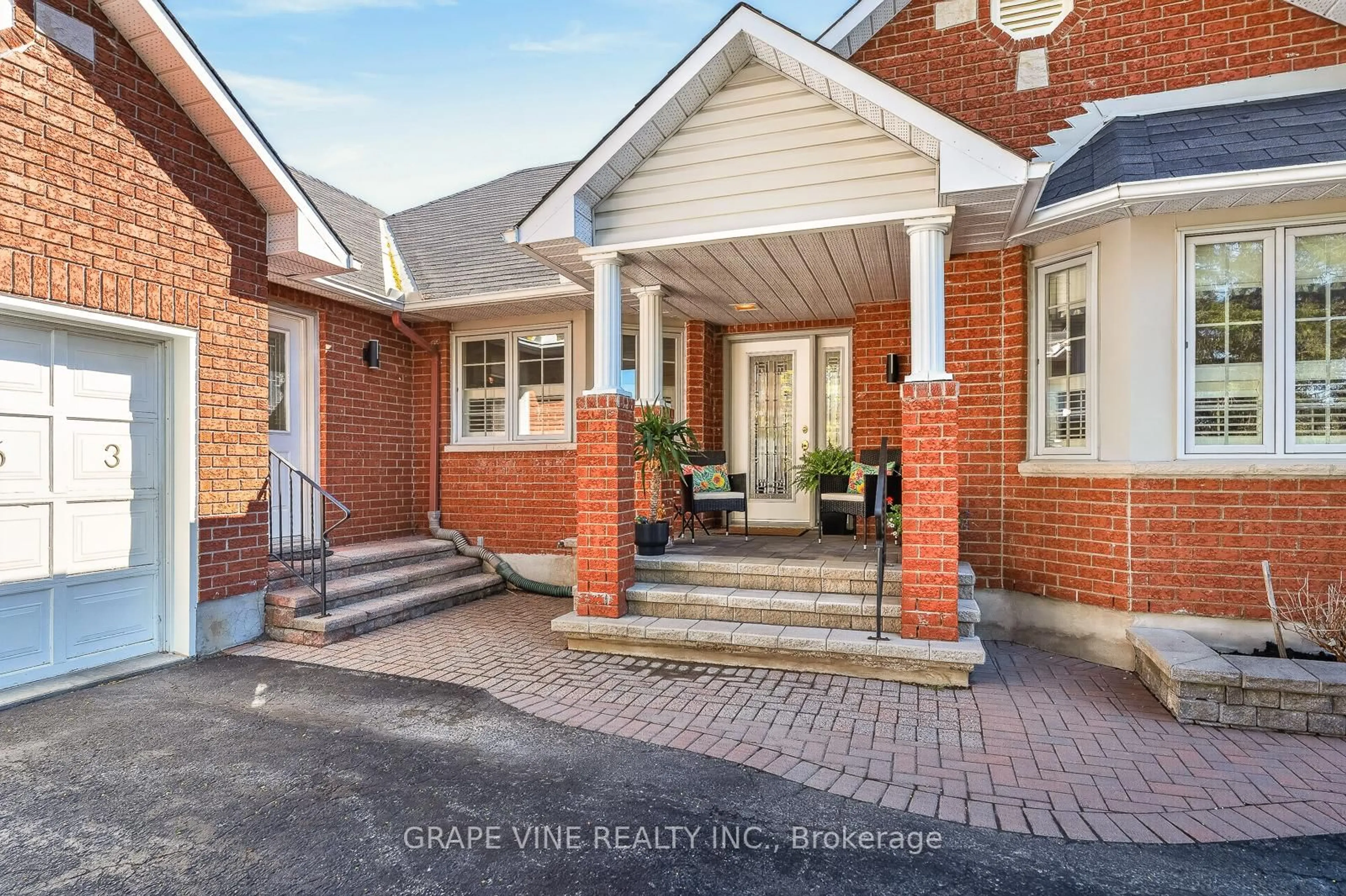 Home with brick exterior material, street for 5763 Gowan Gate, Osgoode Ontario K0A 2W0