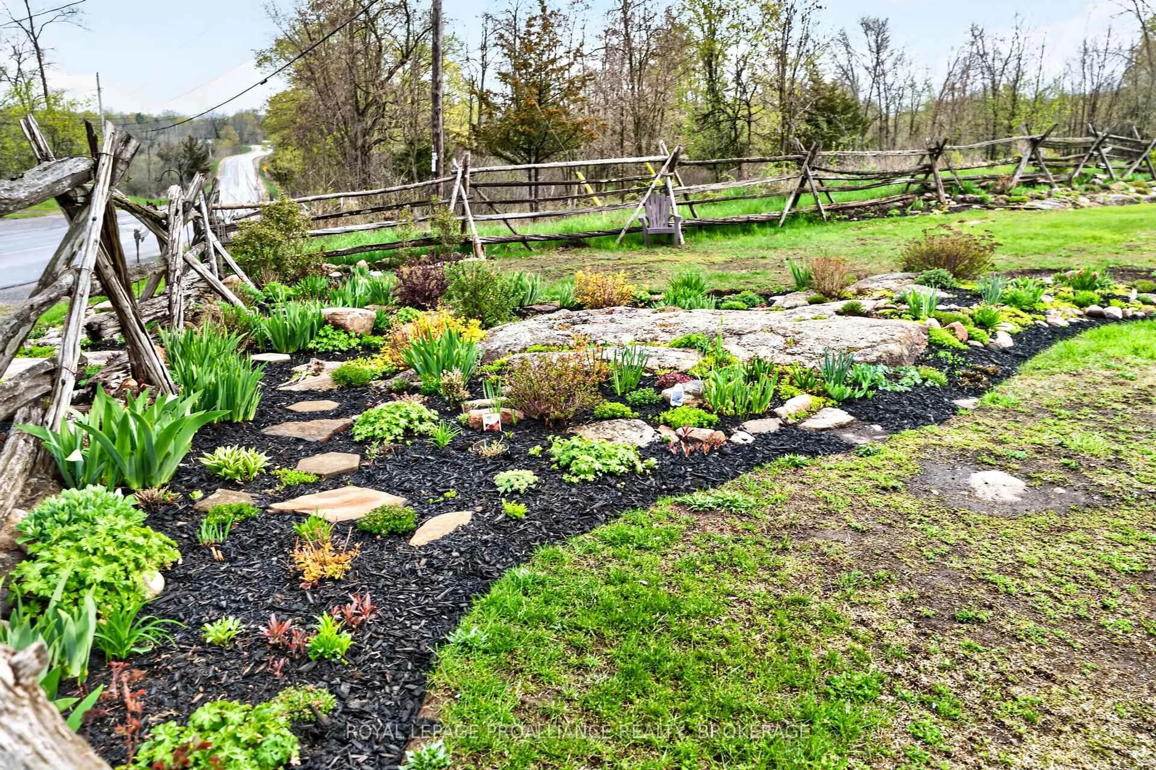 Patio, street for 311 Burridge Rd, Godfrey Ontario K0H 1T0