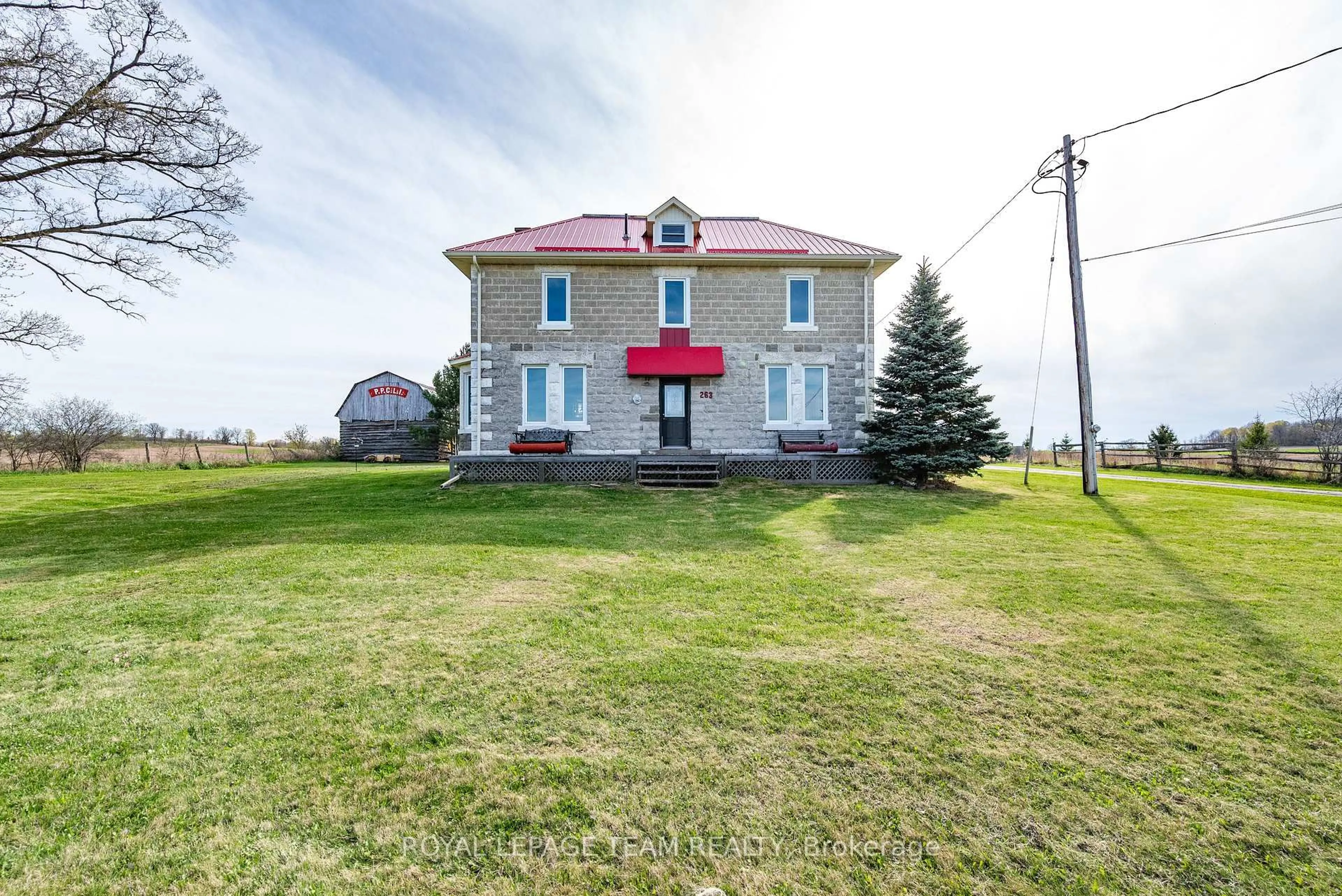 A pic from outside/outdoor area/front of a property/back of a property/a pic from drone, building for 263 GARDEN OF EDEN Rd, Renfrew Ontario K7V 3Z8