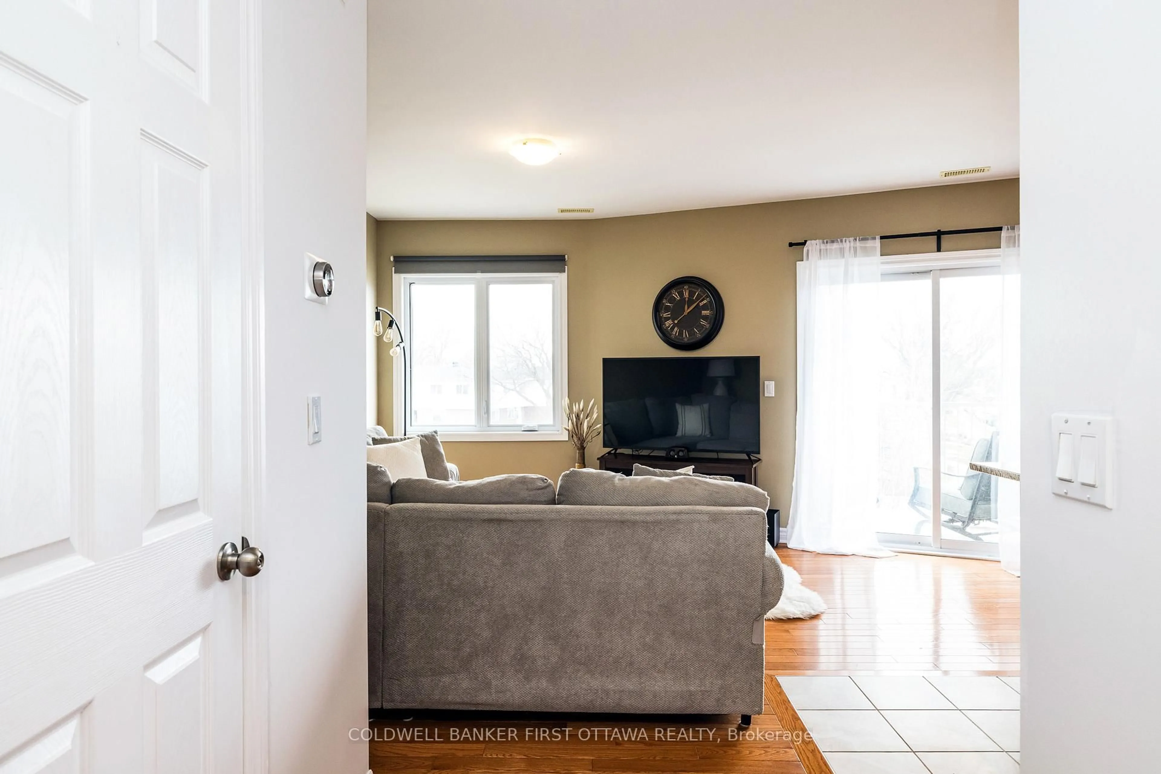 Living room with furniture, unknown for 1210 MCWATTERS Rd #6, Ottawa Ontario K2C 3Y2