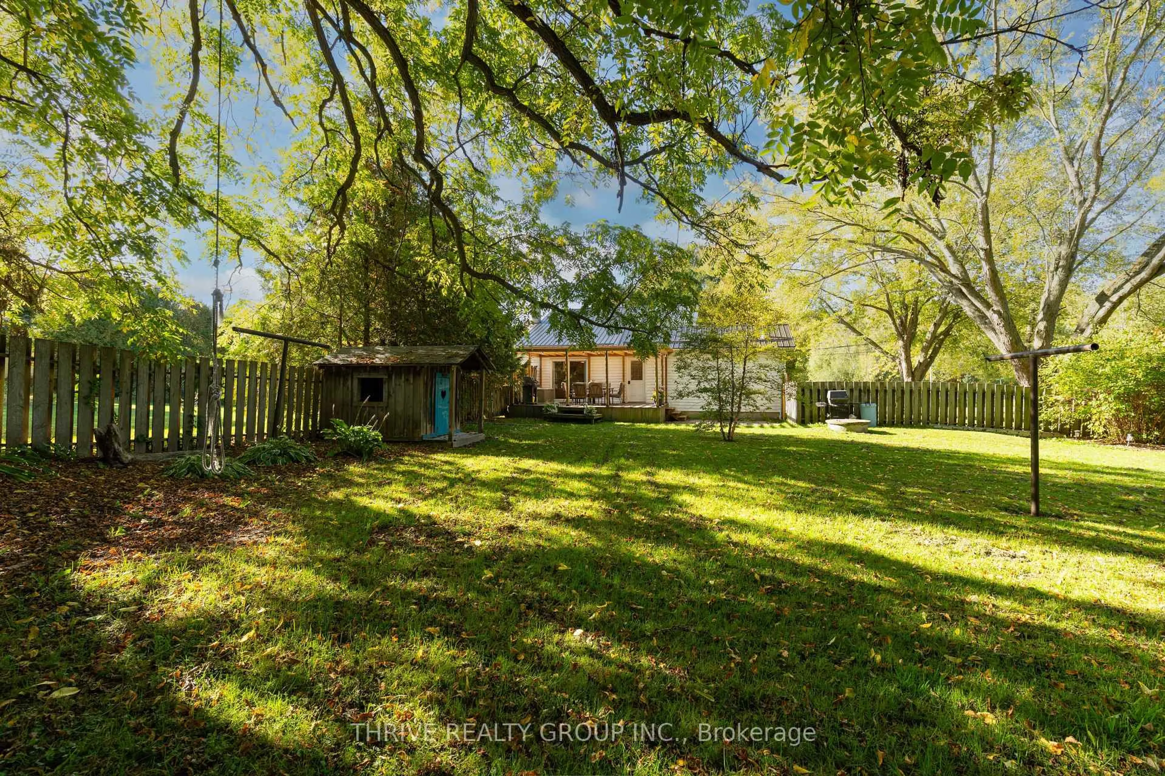 A pic from outside/outdoor area/front of a property/back of a property/a pic from drone, unknown for 11 King St, Bayham Ontario N0J 1Z0
