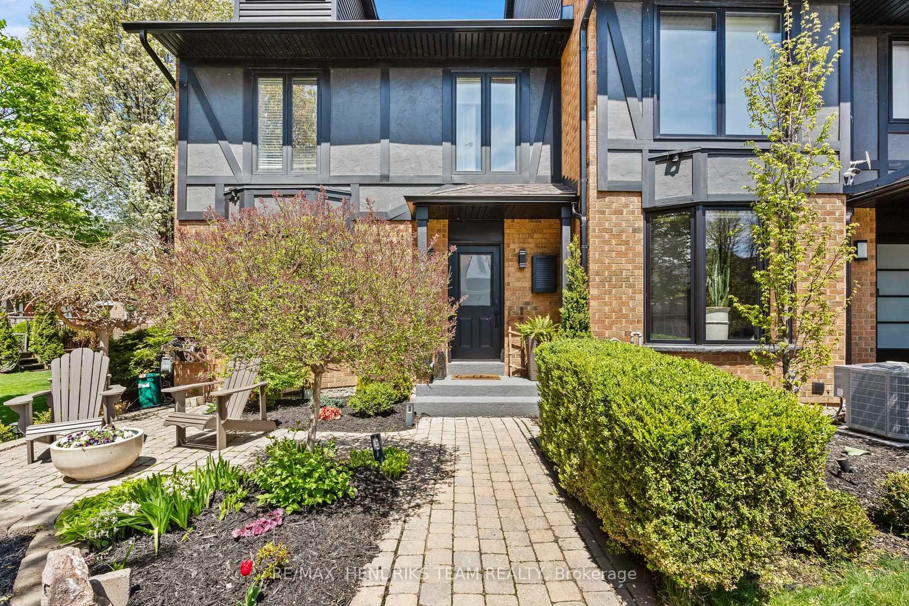 Home with brick exterior material, street for 5 Harbour Dr, Hamilton Ontario L8E 4Z4