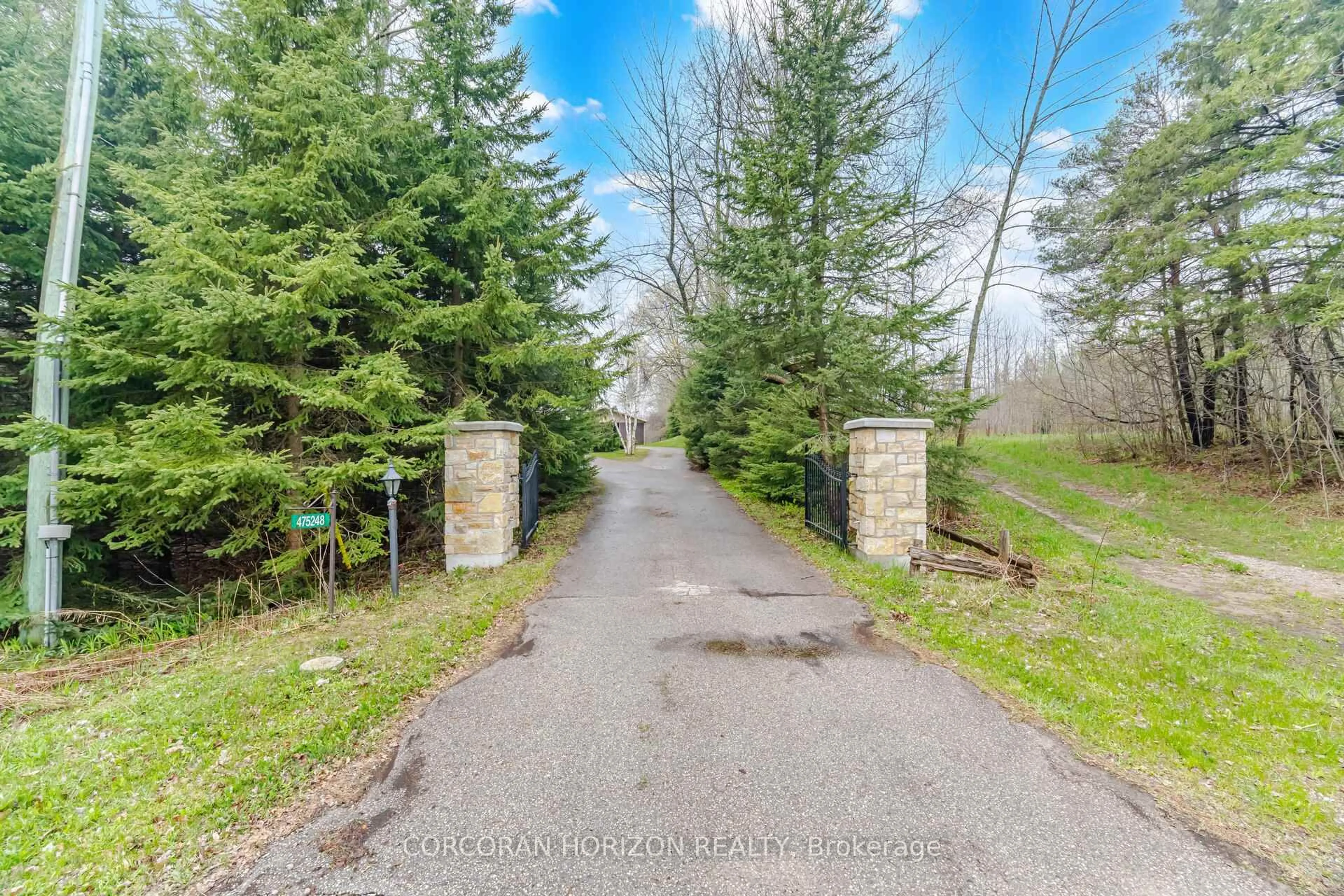 A pic from outside/outdoor area/front of a property/back of a property/a pic from drone, forest/trees view for 475248 County  11 Rd, Amaranth Ontario L9W 0R6