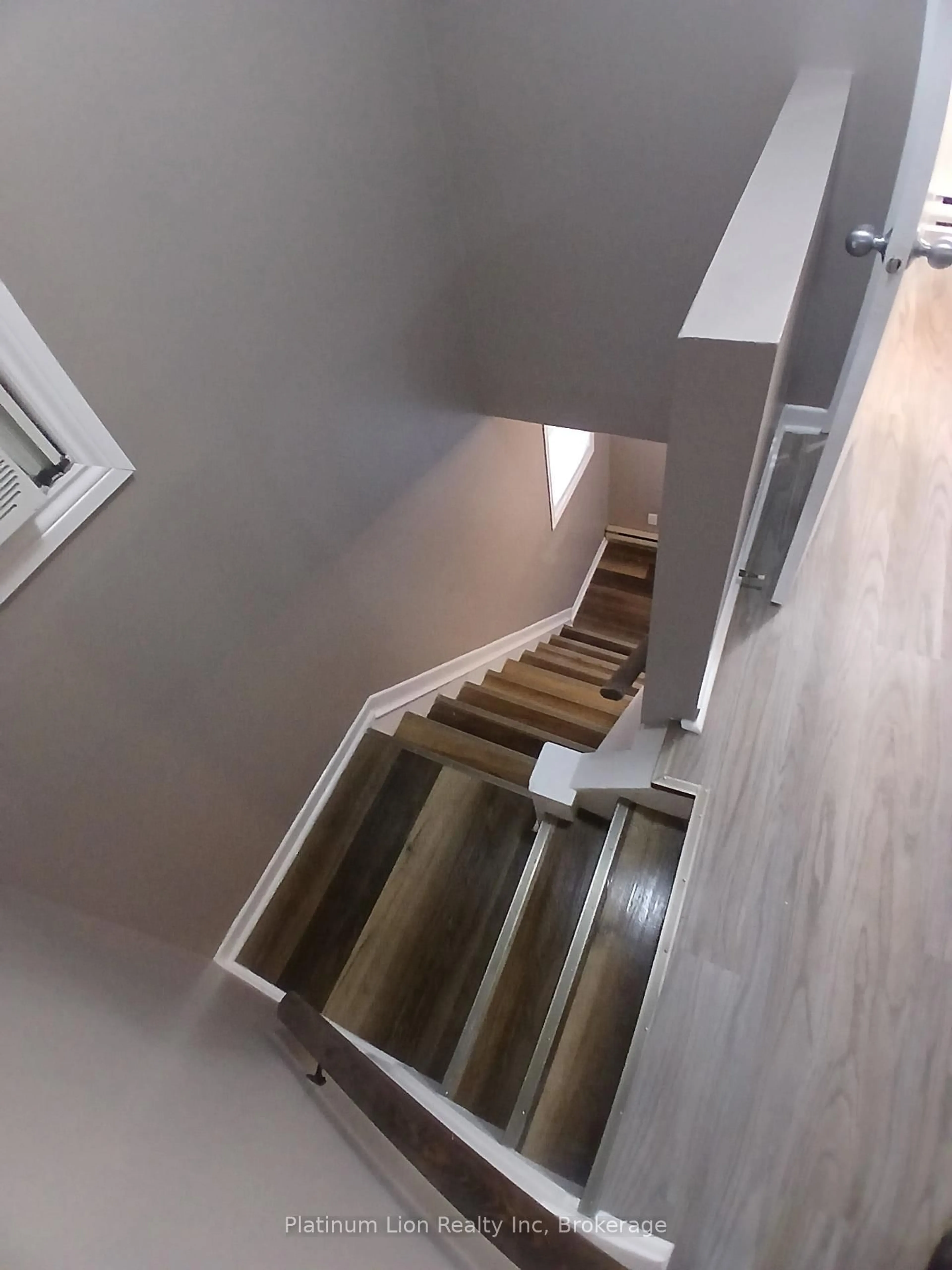 Stairs for 29 Rodman St, St. Catharines Ontario L2R 5C9