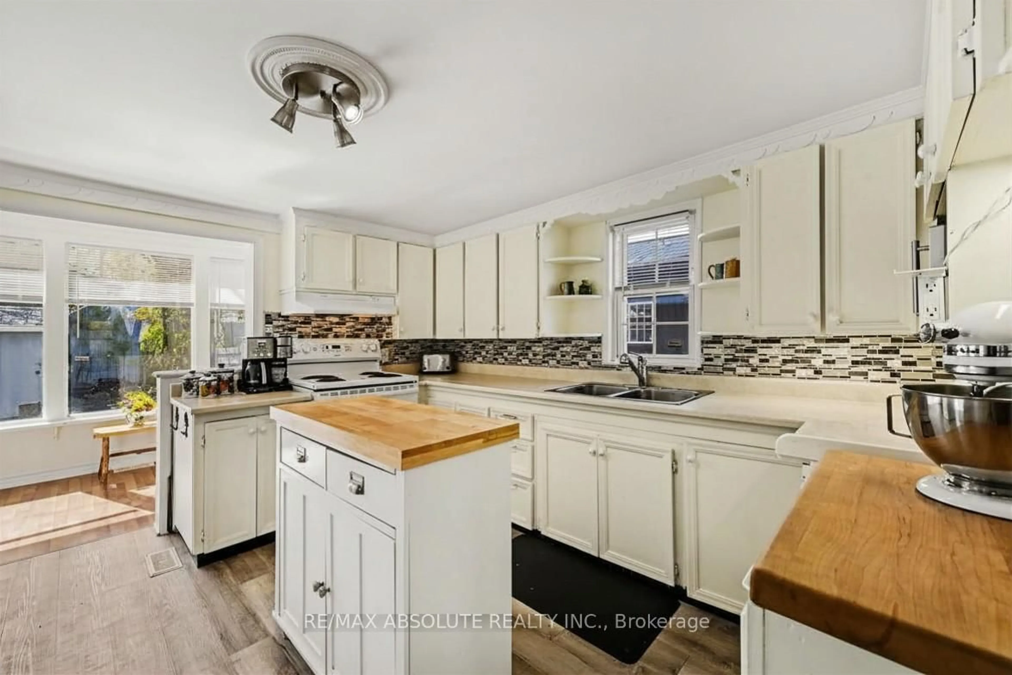 Open concept kitchen, ceramic/tile floor for 61 Tierney St, Arnprior Ontario K7S 2R8