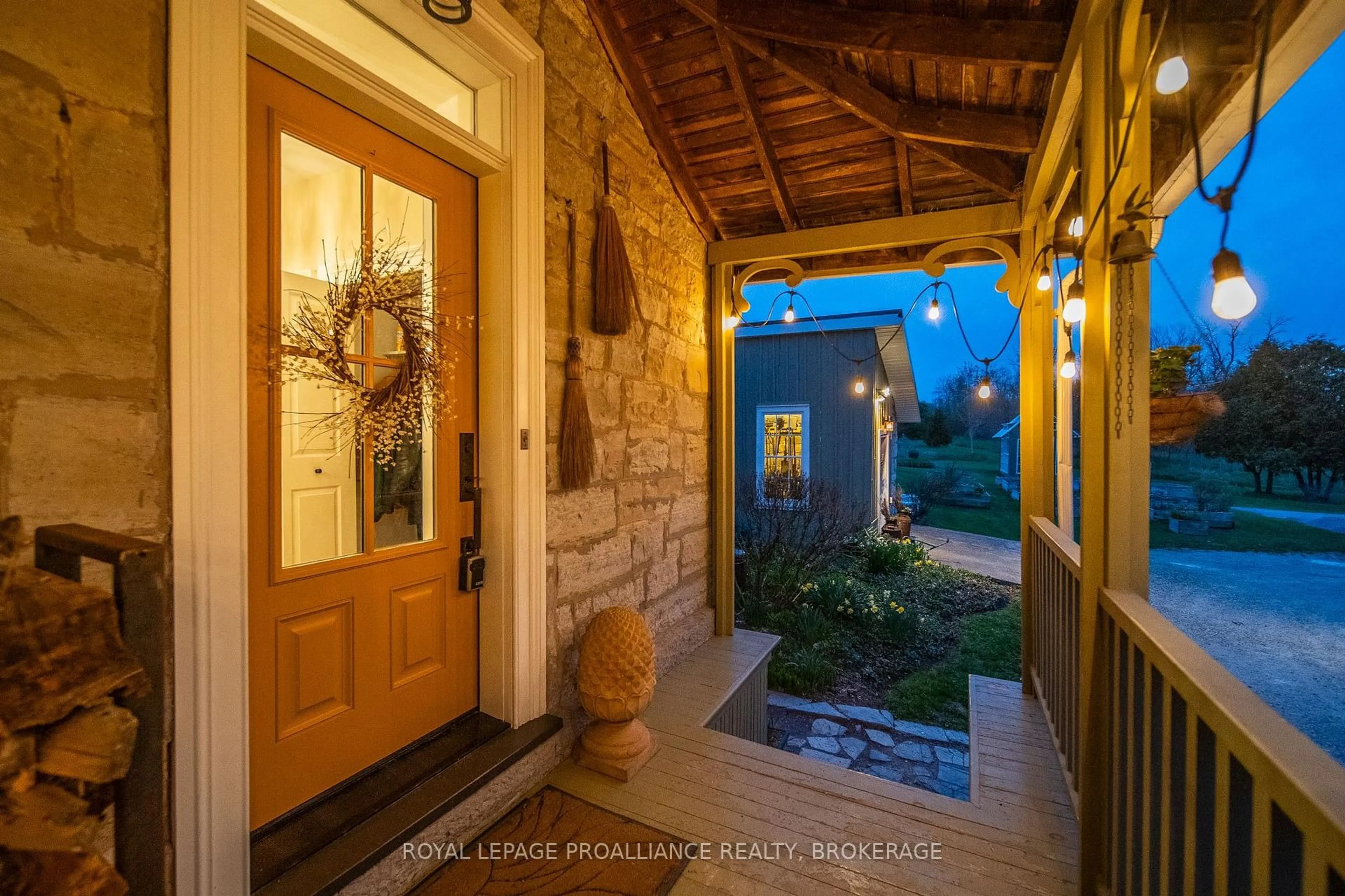 Indoor entryway for 1775 Highway 38, Kingston Ontario K7P 2Y7