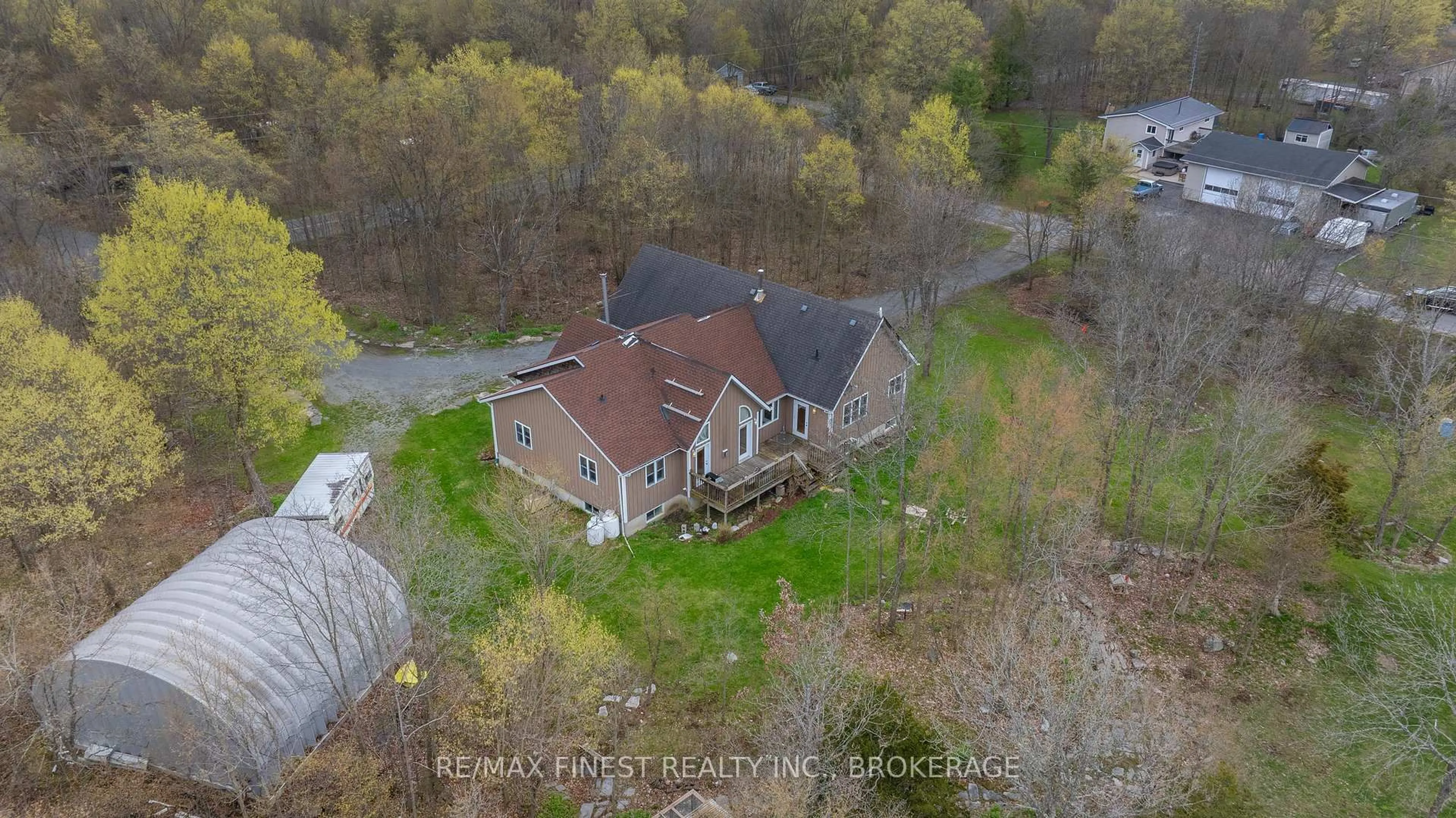 A pic from outside/outdoor area/front of a property/back of a property/a pic from drone, unknown for 2926 Lake Rd, Battersea Ontario K0H 1H0