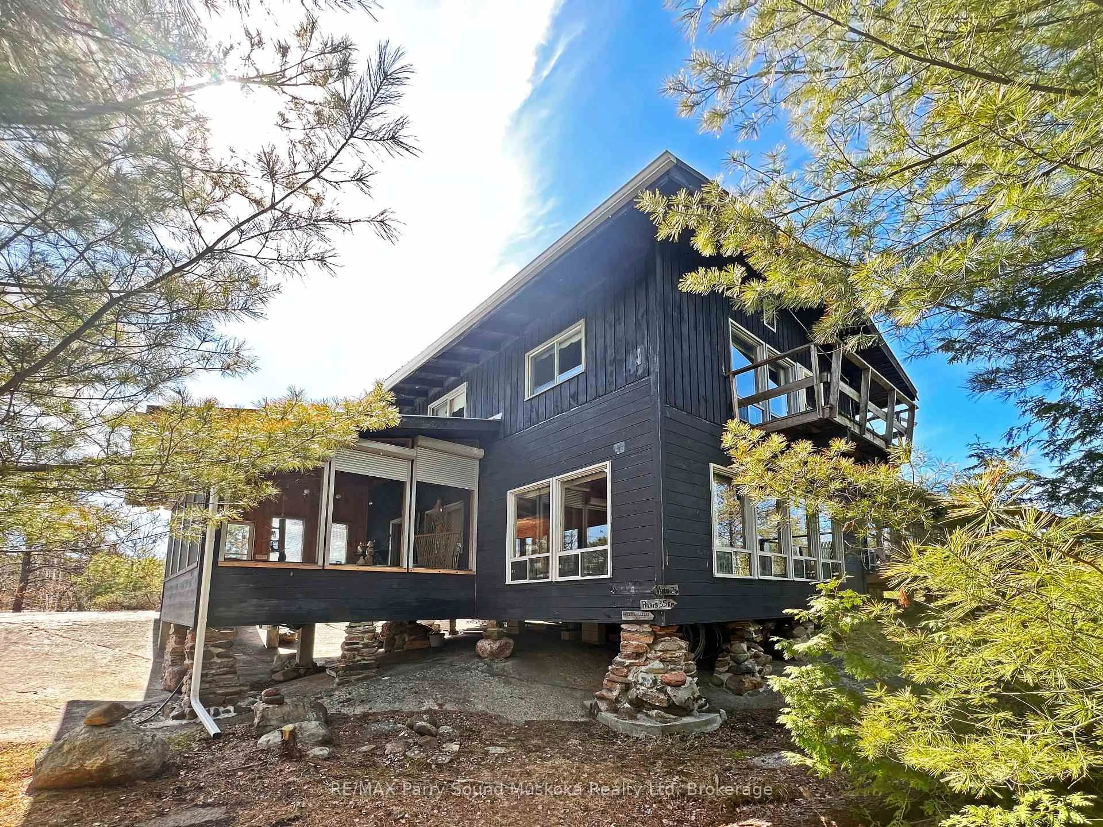Home with vinyl exterior material, water/lake/river/ocean view for 2333 Key River, Parry Sound Remote Area Ontario P0G 1A0