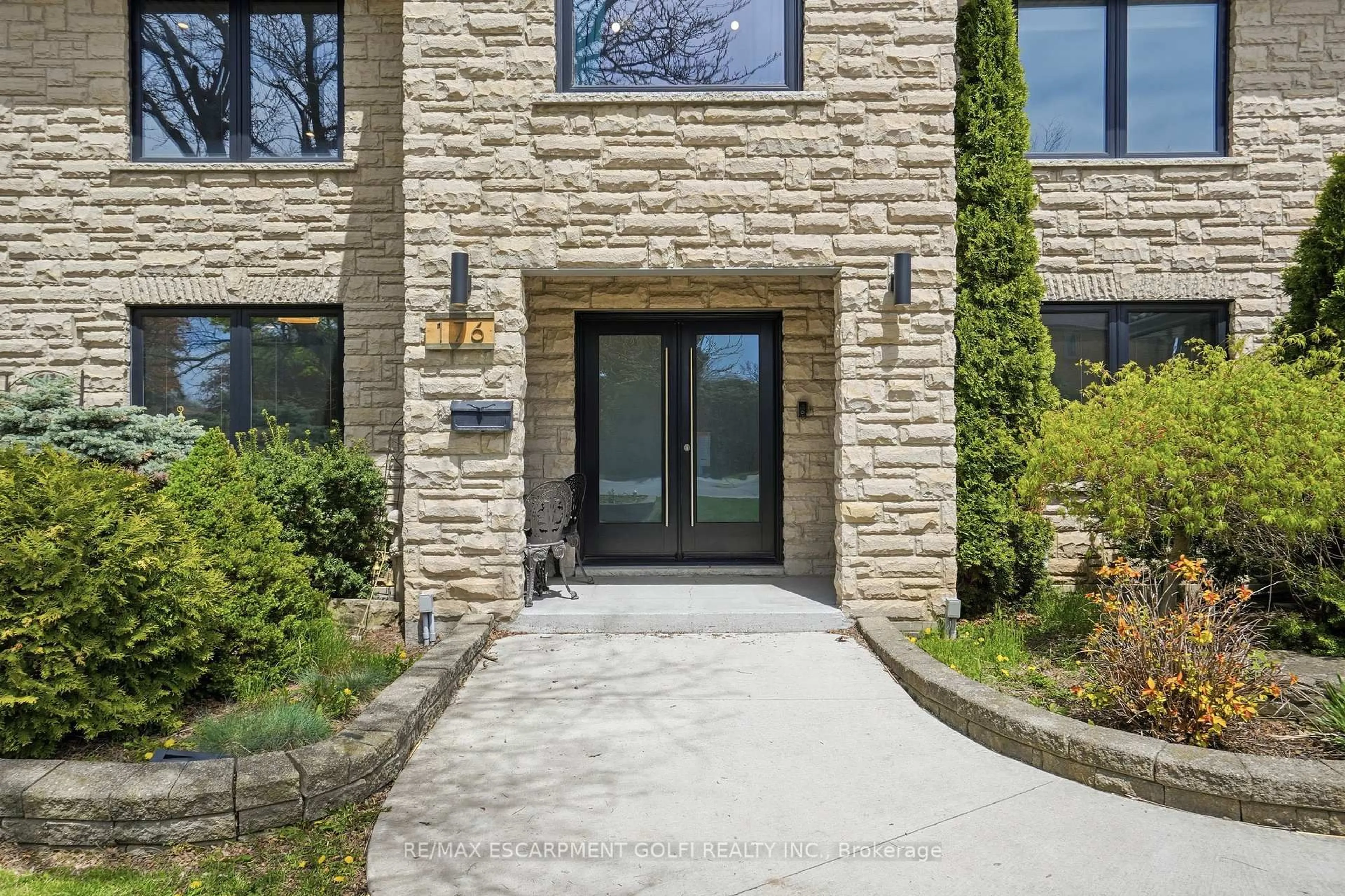Home with brick exterior material, street for 176 ALBION FALLS Blvd, Hamilton Ontario L8W 1R6