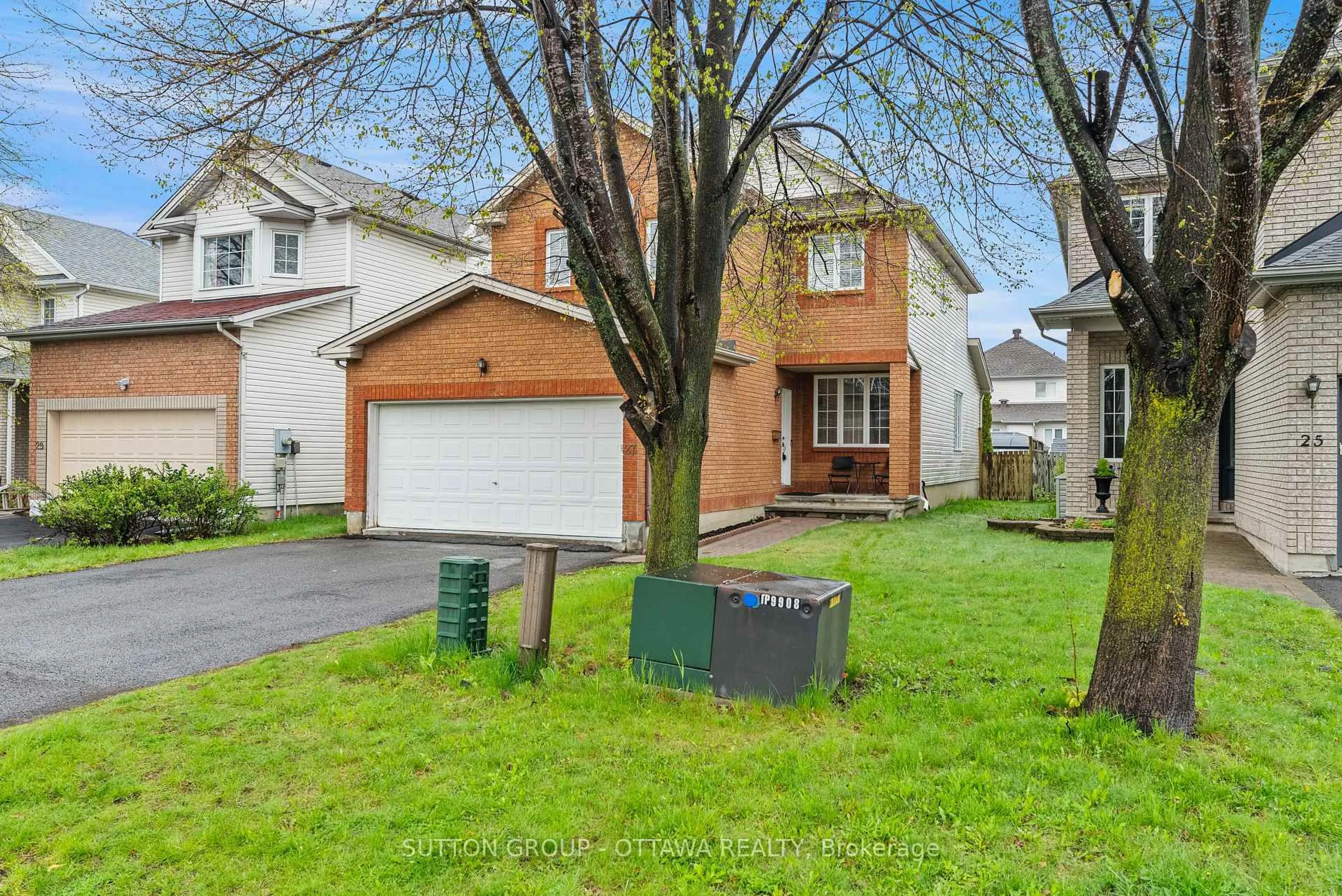 Unknown for 27 Narin St, Kanata Ontario K2V 1B6