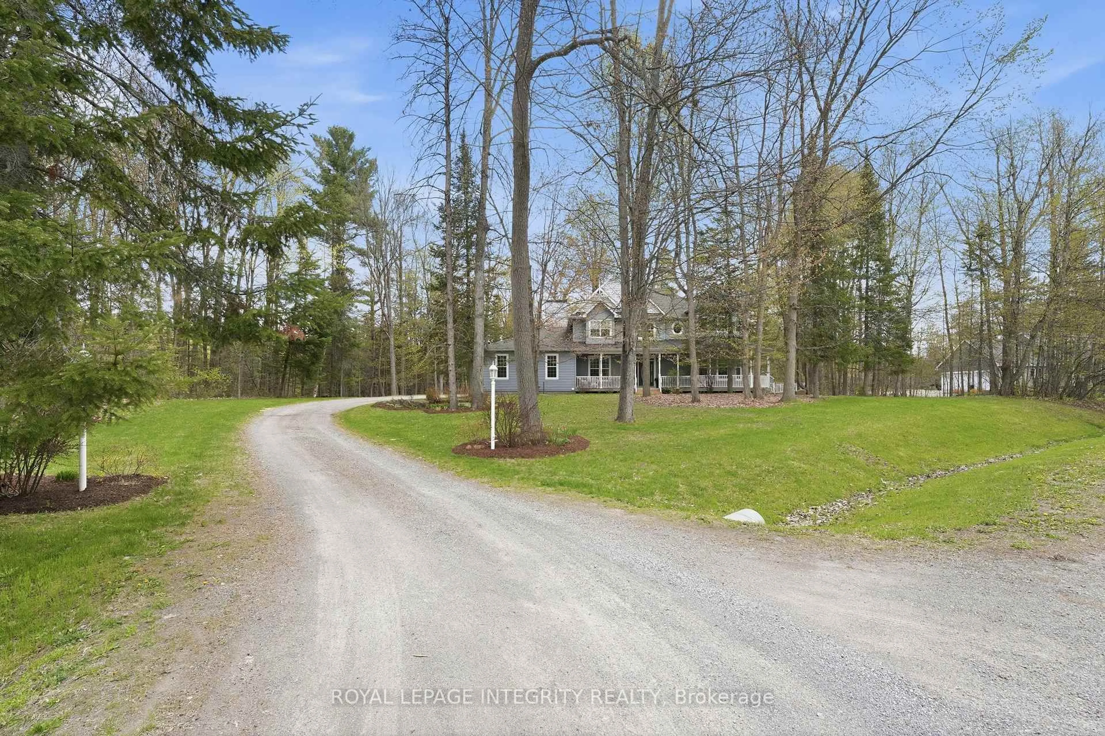 A pic from outside/outdoor area/front of a property/back of a property/a pic from drone, unknown for 42 Marchvale Dr, Ottawa Ontario K2W 1C2