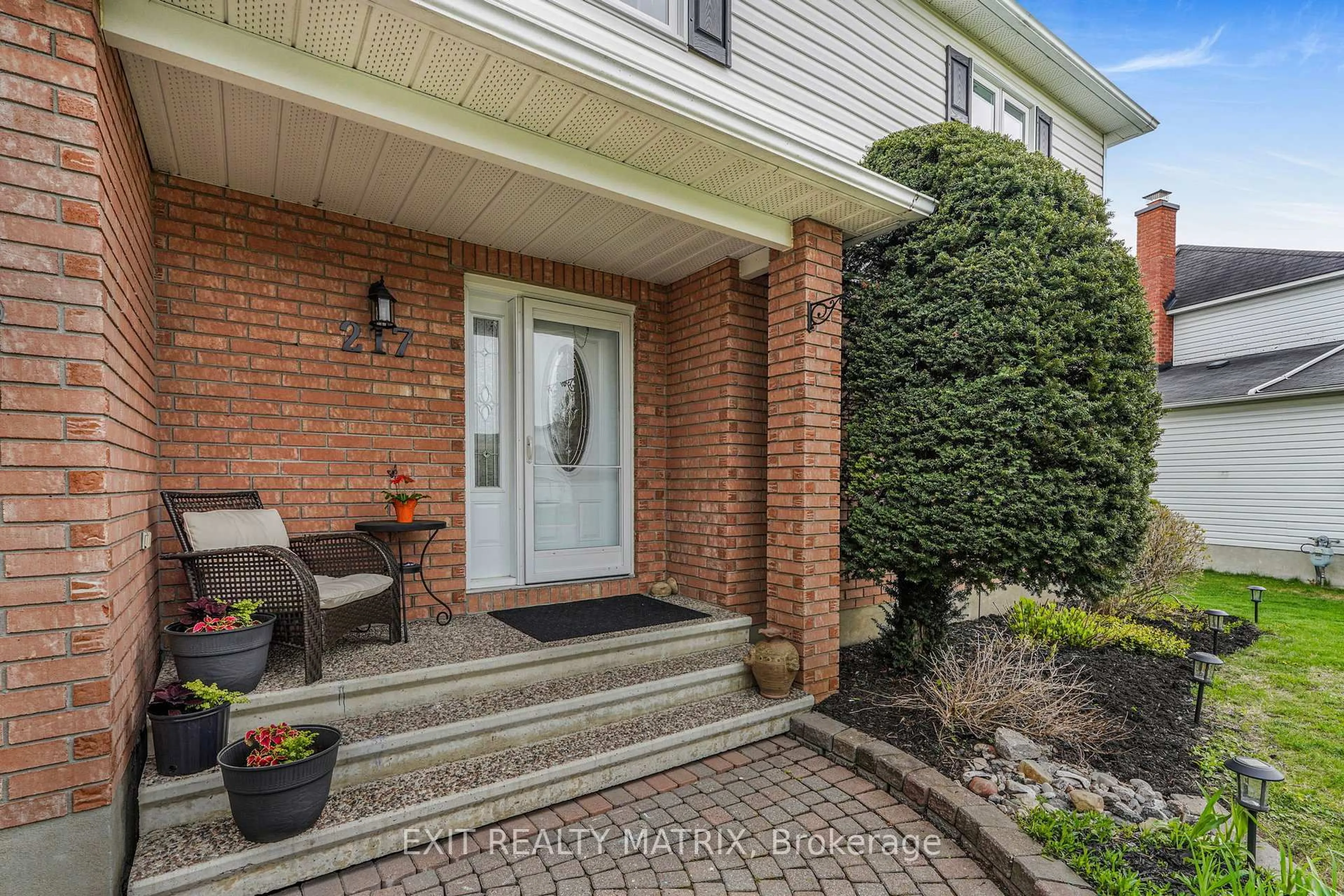 Unknown for 217 MacDougall St, Russell Ontario K4R 1A5