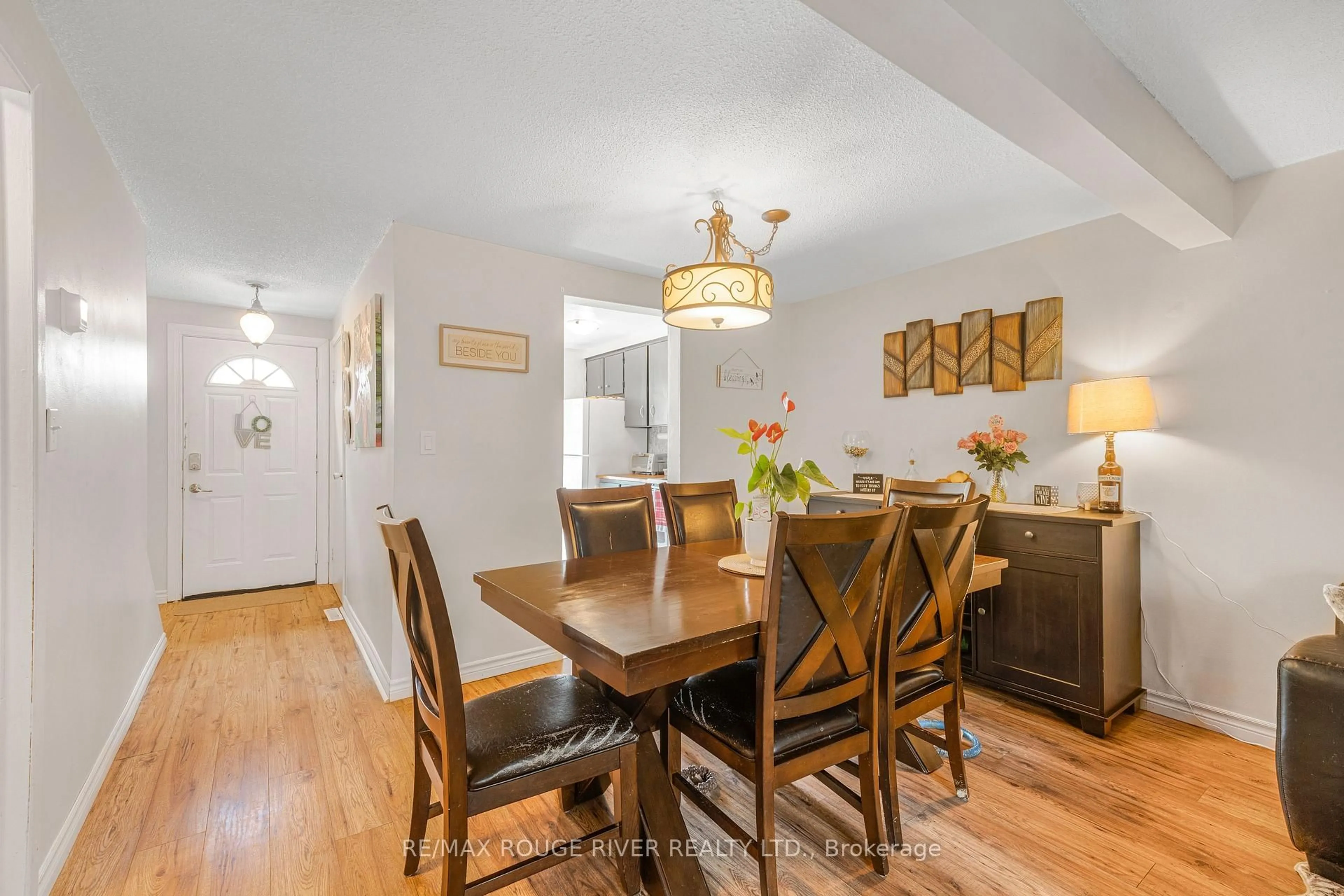 Dining room, wood/laminate floor for 3070 Empire Pl, Niagara Falls Ontario L2J 3L8