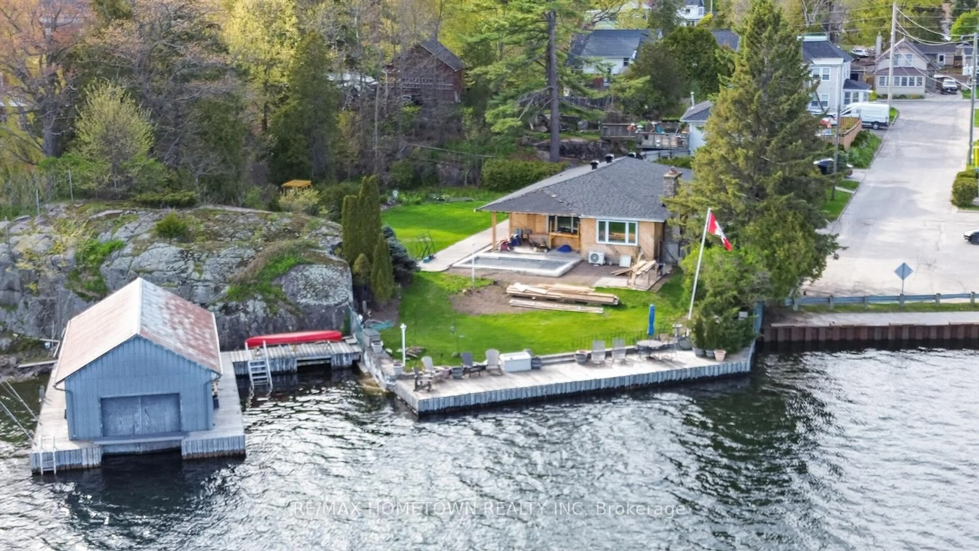 A pic from outside/outdoor area/front of a property/back of a property/a pic from drone, water/lake/river/ocean view for 14 Thomas St, Brockville Ontario K6V 5L1