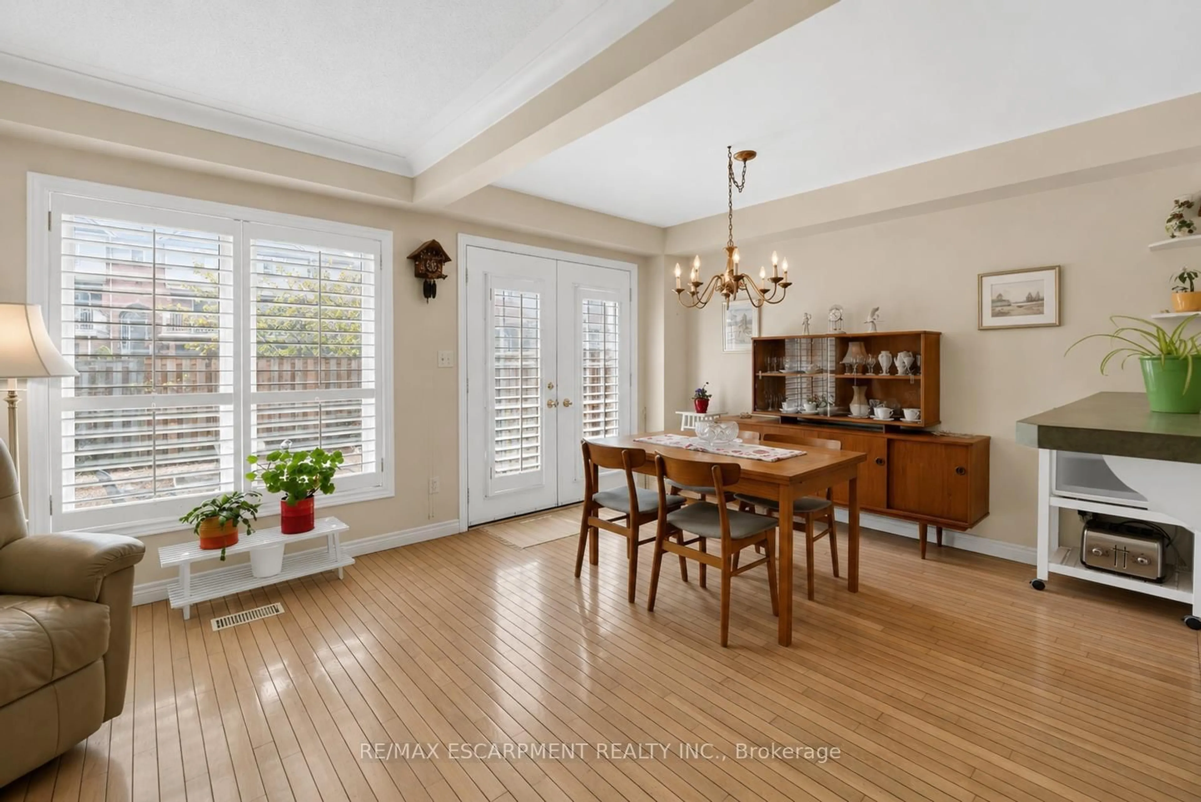 Dining room, wood/laminate floor for 7 Elderberry Ave, Grimsby Ontario L3M 5M9