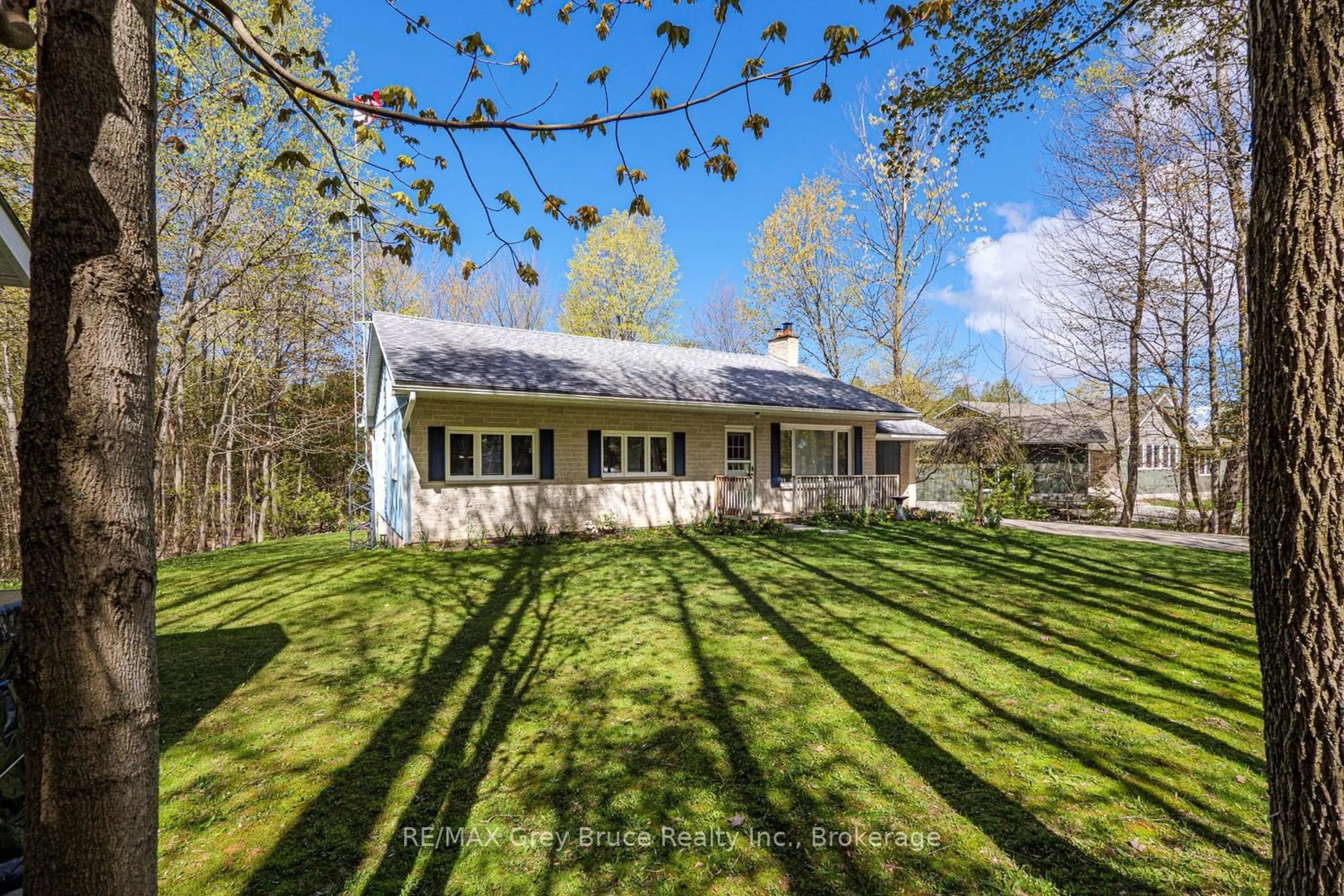 A pic from outside/outdoor area/front of a property/back of a property/a pic from drone, street for 113 Golden Pond Dr, South Bruce Peninsula Ontario N0H 2T0
