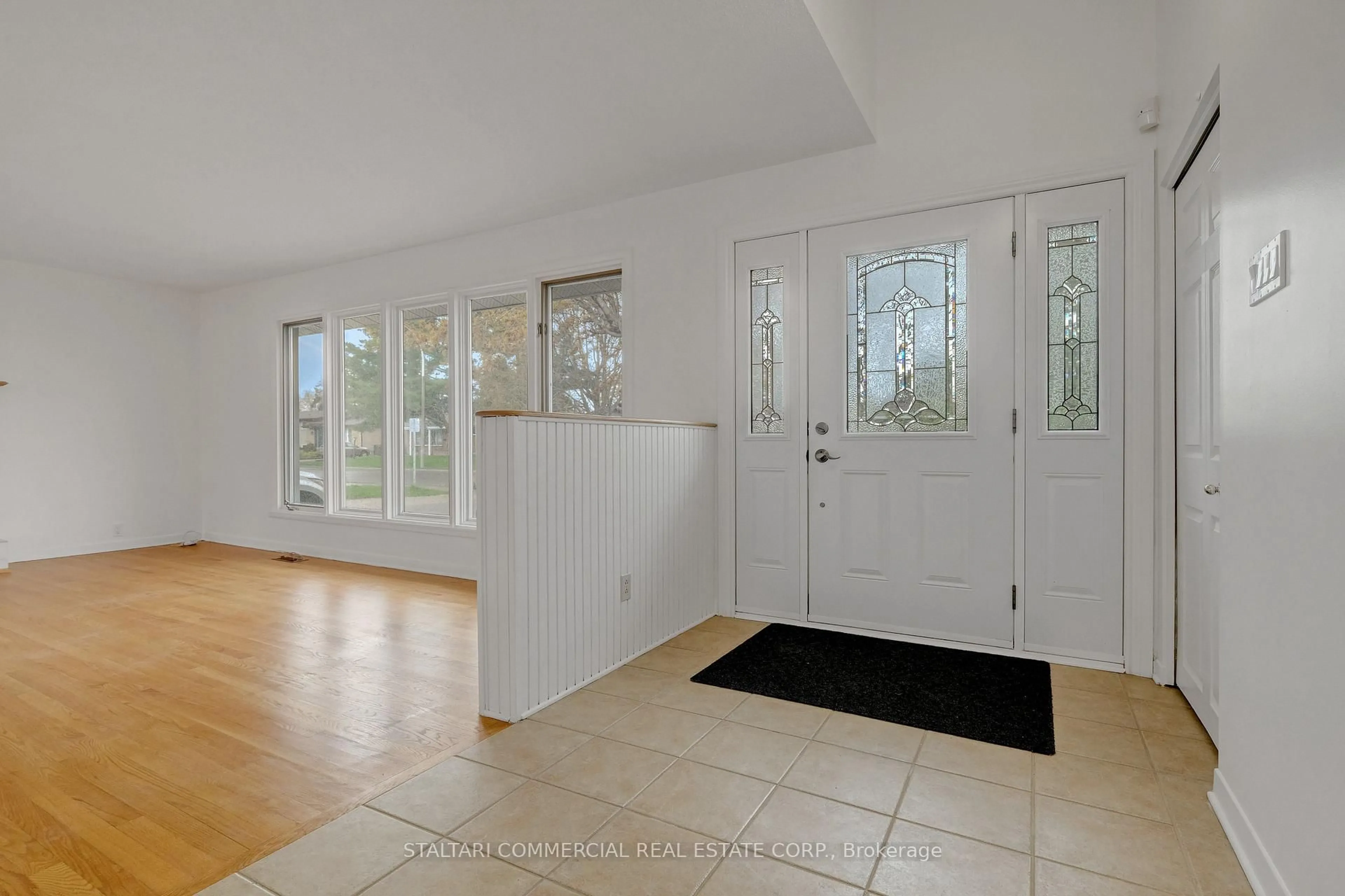 Indoor entryway for 1156 Deer Park Rd, Ottawa Ontario K2E 6H3