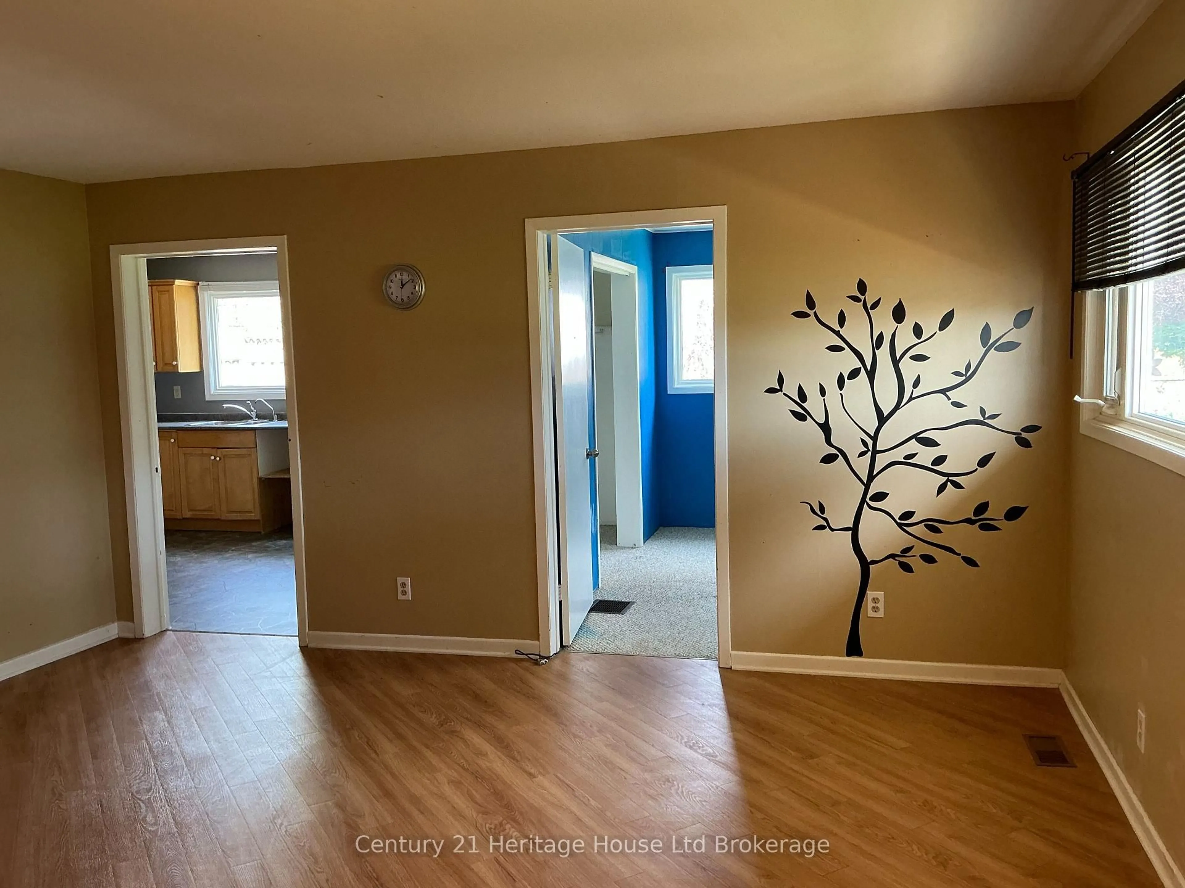 Indoor entryway for 264 Skye St, Ingersoll Ontario N5C 2R4