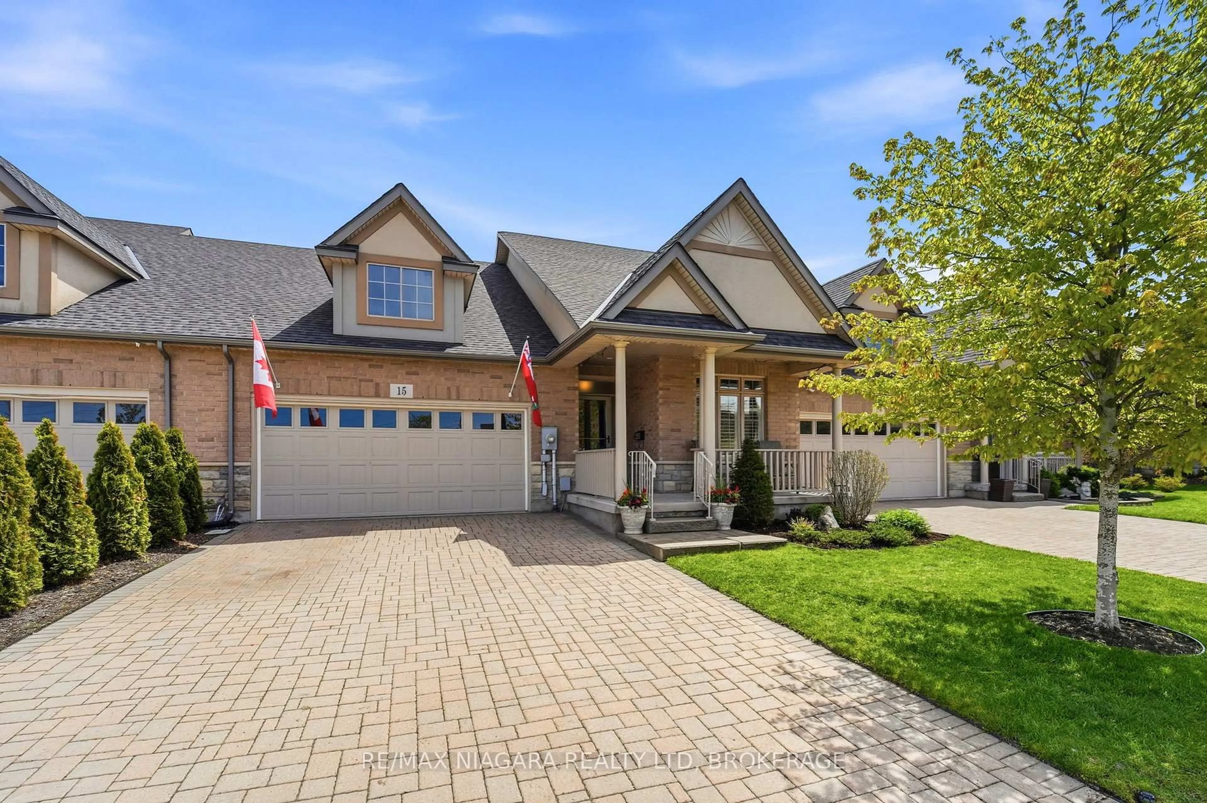 Home with brick exterior material, street for 15 Trent Crt, St. Catharines Ontario L2S 0A7