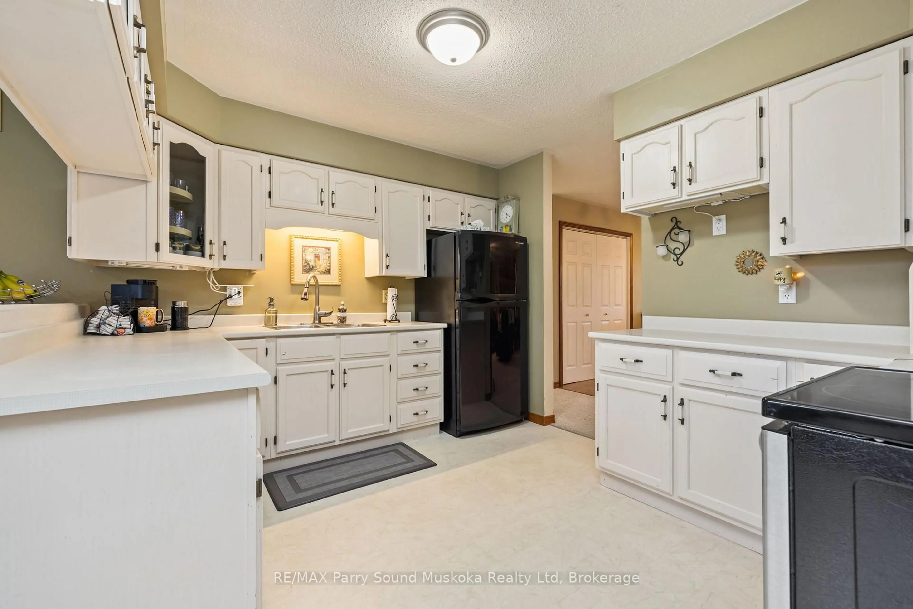 Standard kitchen, ceramic/tile floor for 54 Pineridge Dr, McDougall Ontario P2A 2W9