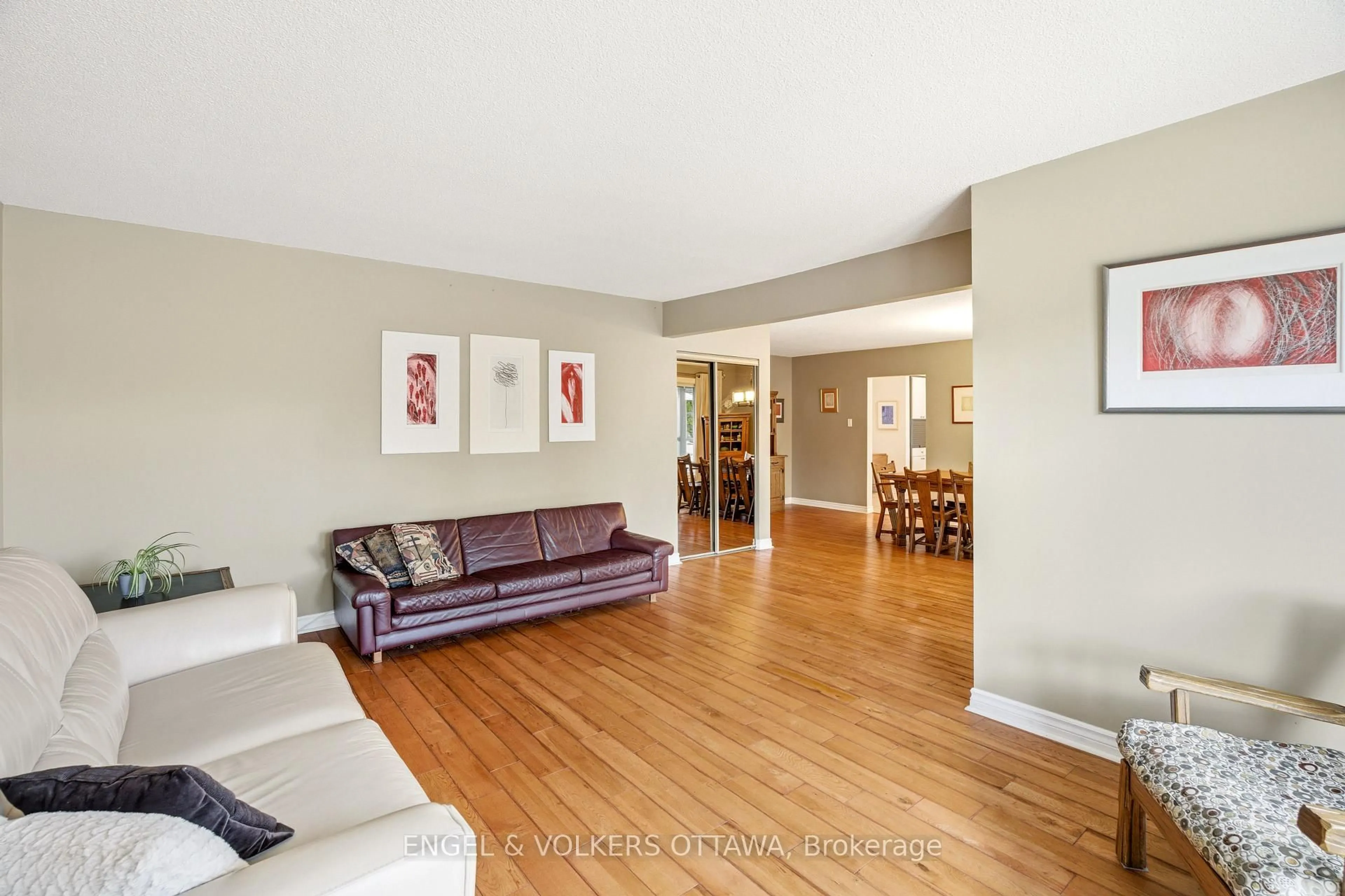 Living room with furniture, unknown for 668 De L'eglise St, Ottawa Ontario K1K 3K2