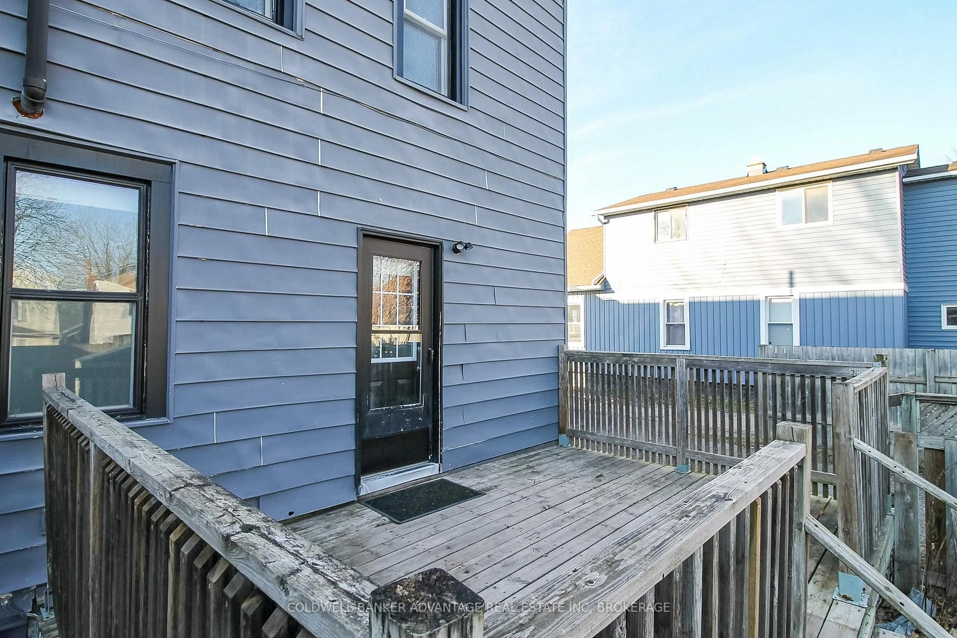 Patio, street for 123 Dain Ave, Welland Ontario L3B 3E5