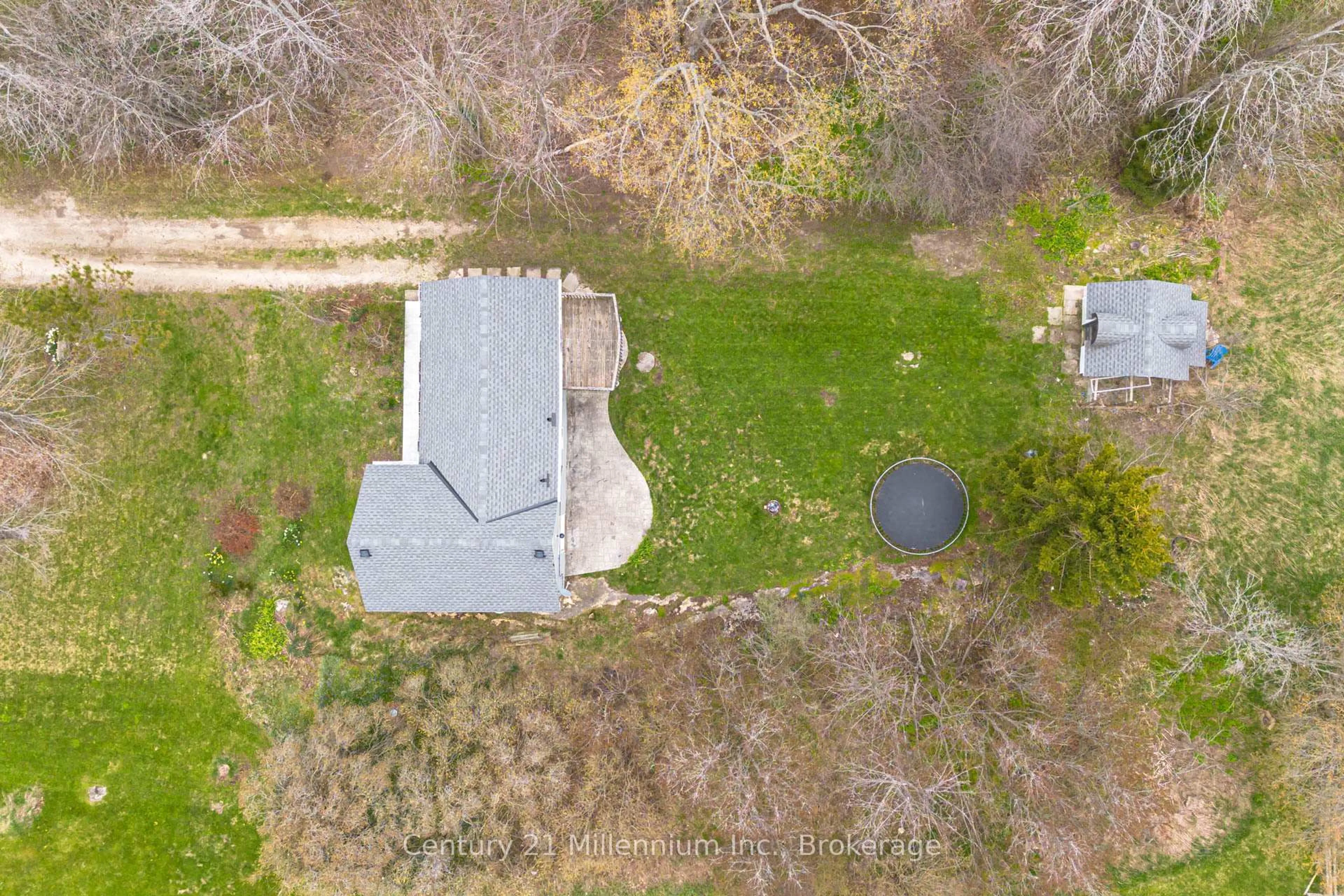 A pic from outside/outdoor area/front of a property/back of a property/a pic from drone, unknown for 124 MAIN St, Northern Bruce Peninsula Ontario N0H 1W0