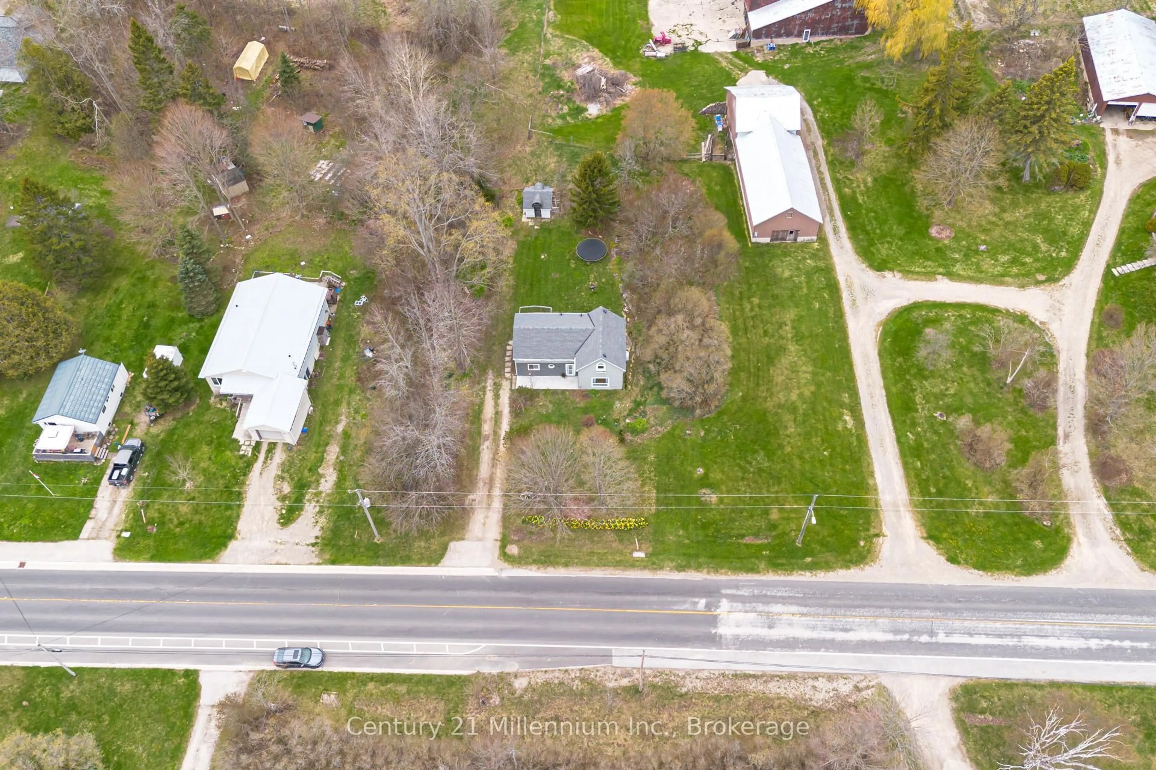 A pic from outside/outdoor area/front of a property/back of a property/a pic from drone, street for 124 MAIN St, Northern Bruce Peninsula Ontario N0H 1W0