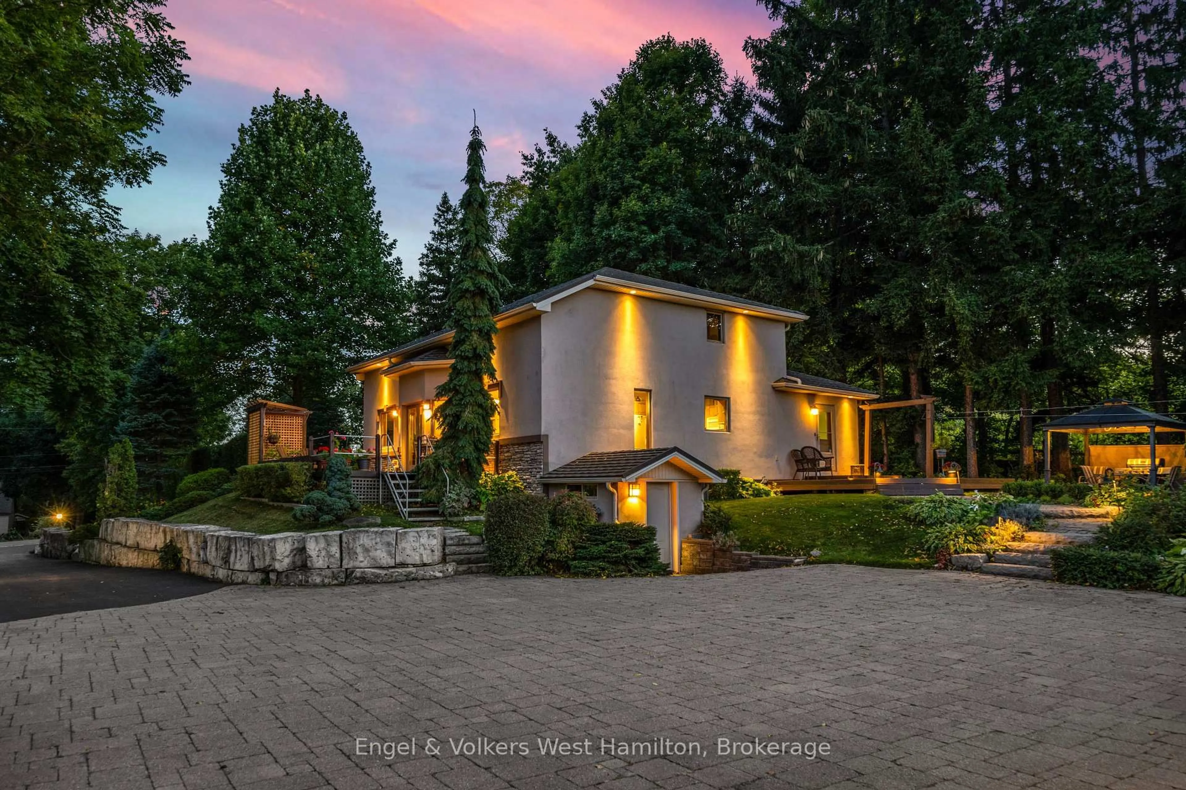 A pic from outside/outdoor area/front of a property/back of a property/a pic from drone, street for 94 8 Highway, Hamilton Ontario L9H 4V5