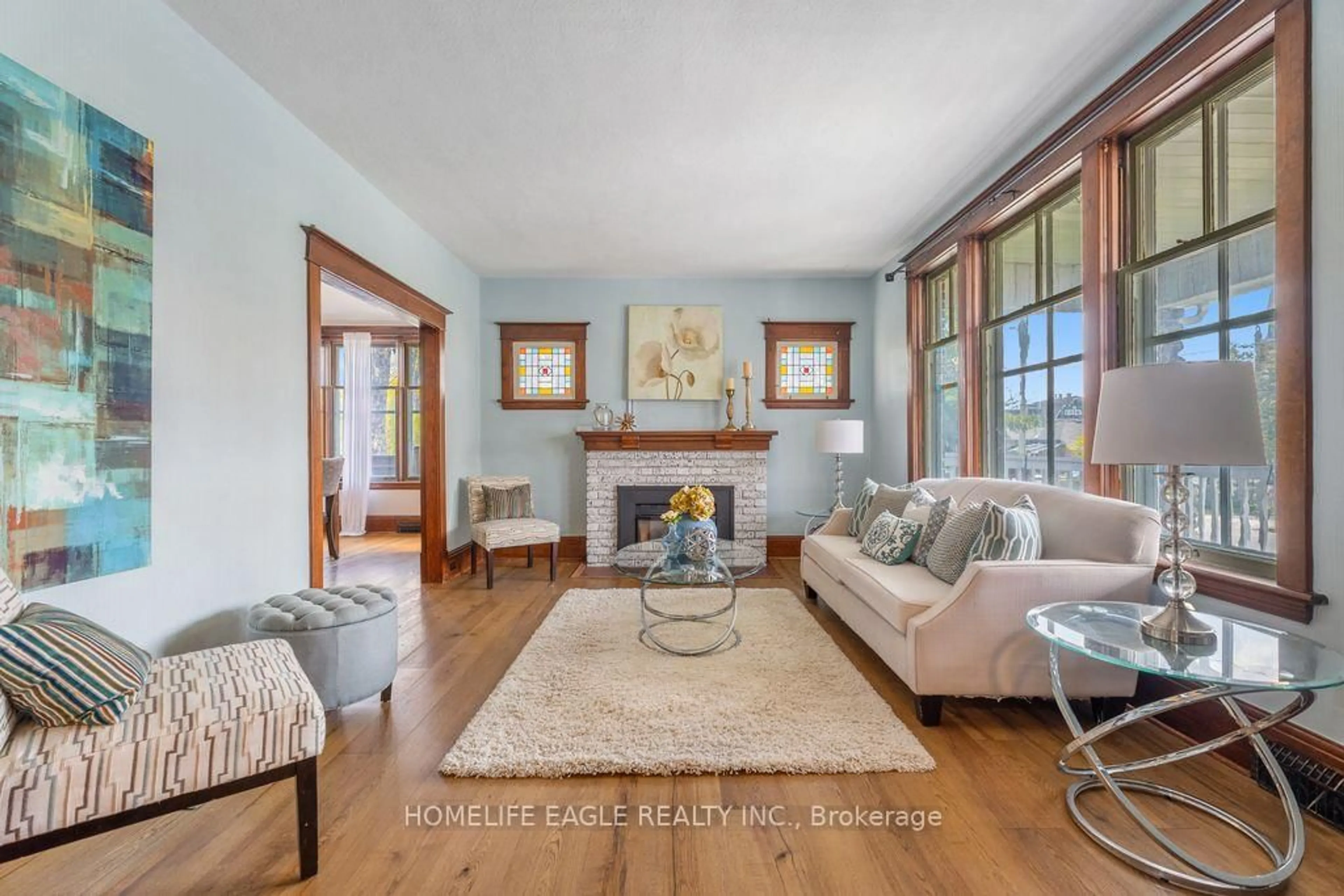 Living room with furniture, unknown for 54 Wellington St, Kawartha Lakes Ontario K9V 3N5