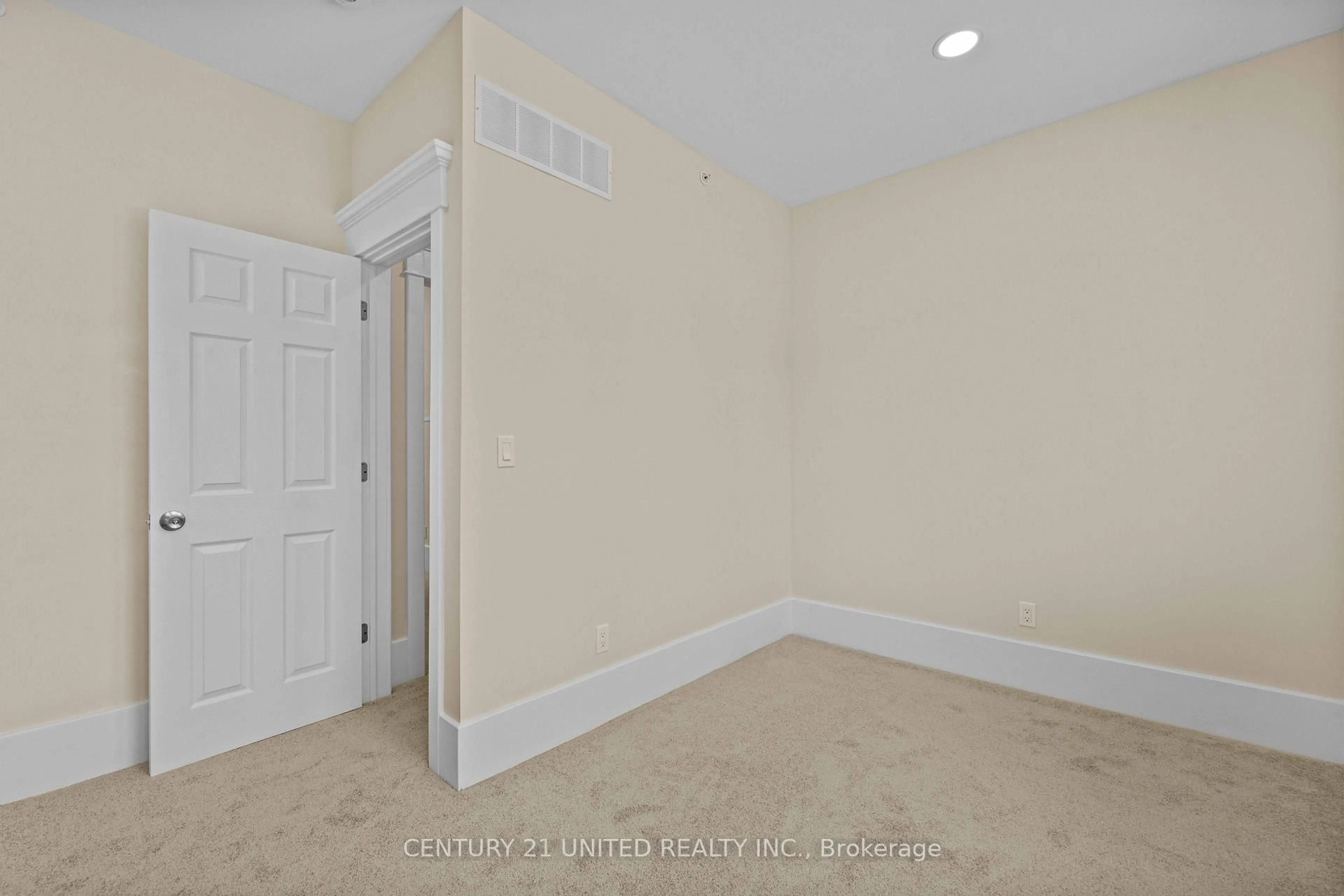 A pic of a room for 375 Downie St, Peterborough Ontario K9H 4J4