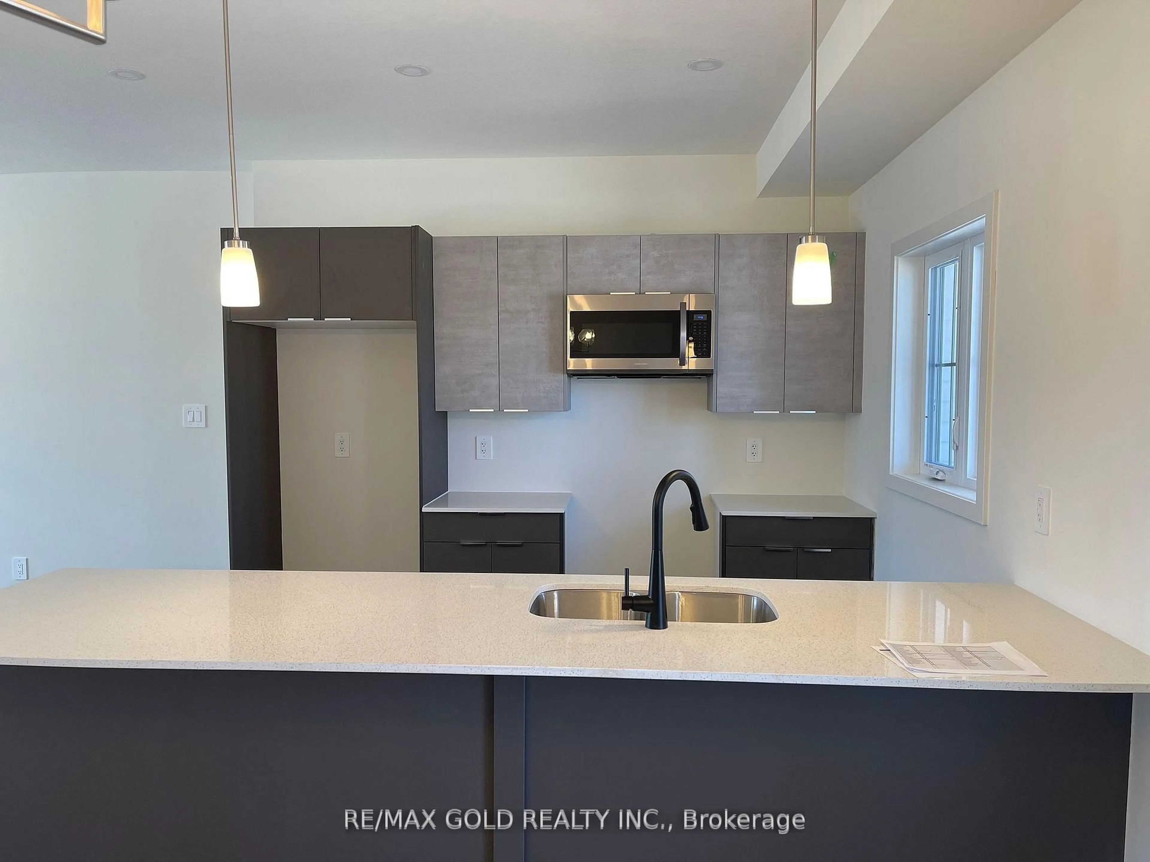 Open concept kitchen, unknown for 1781 Henrica Ave #8, London North Ontario N6G 0Y2