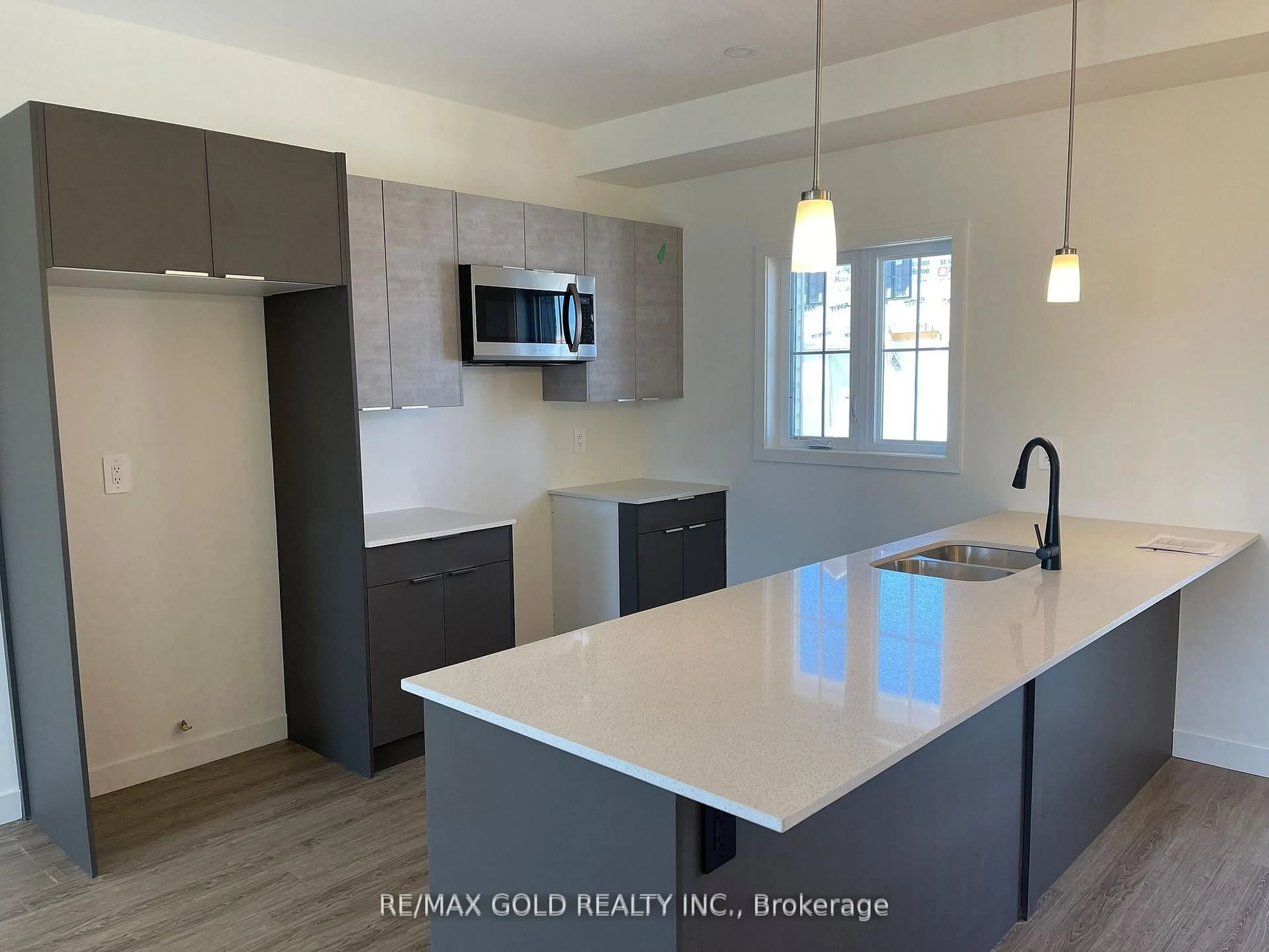 Open concept kitchen, unknown for 1781 Henrica Ave #8, London North Ontario N6G 0Y2