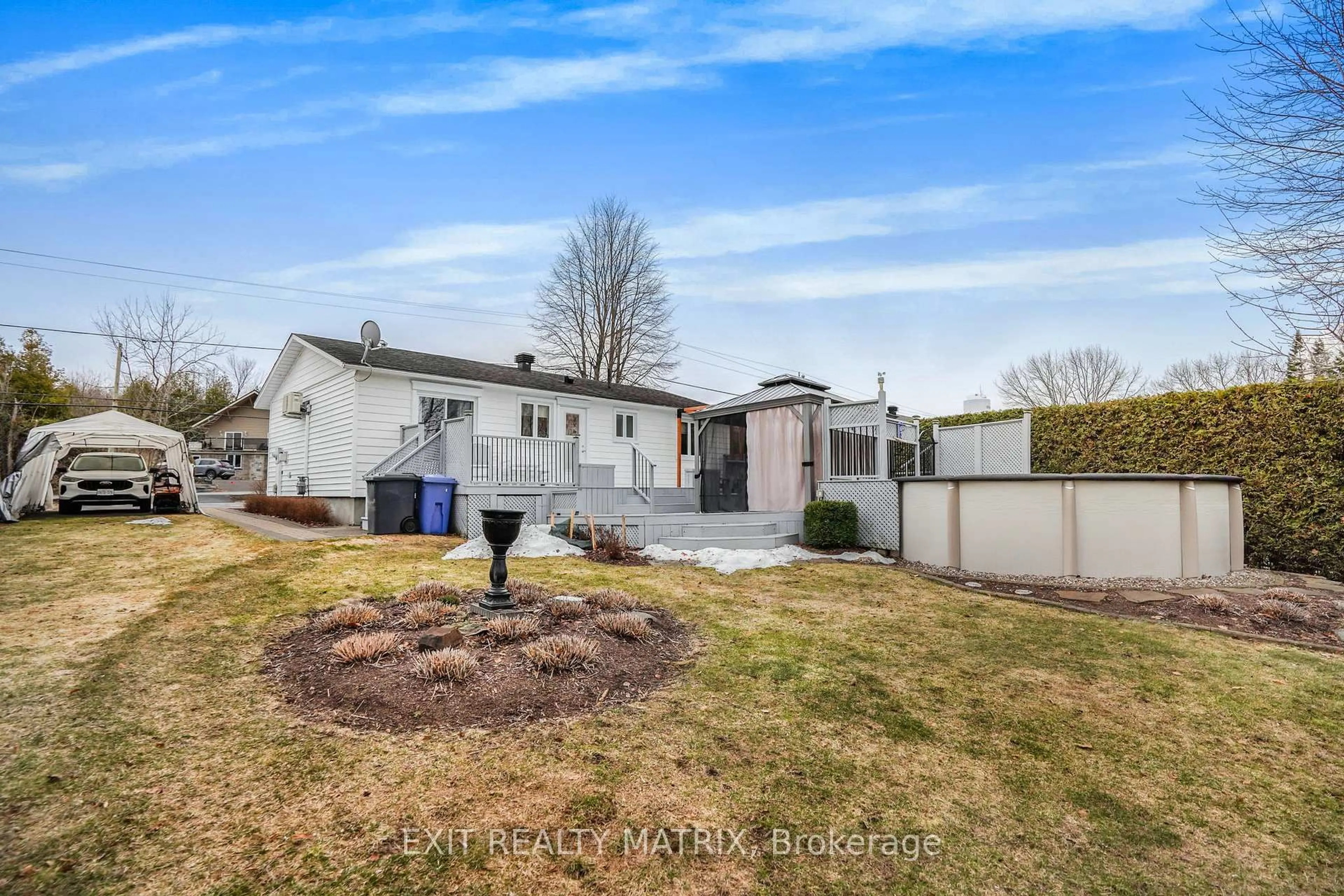 A pic from outside/outdoor area/front of a property/back of a property/a pic from drone, unknown for 636 Front Rd, Champlain Ontario K0B 1K0