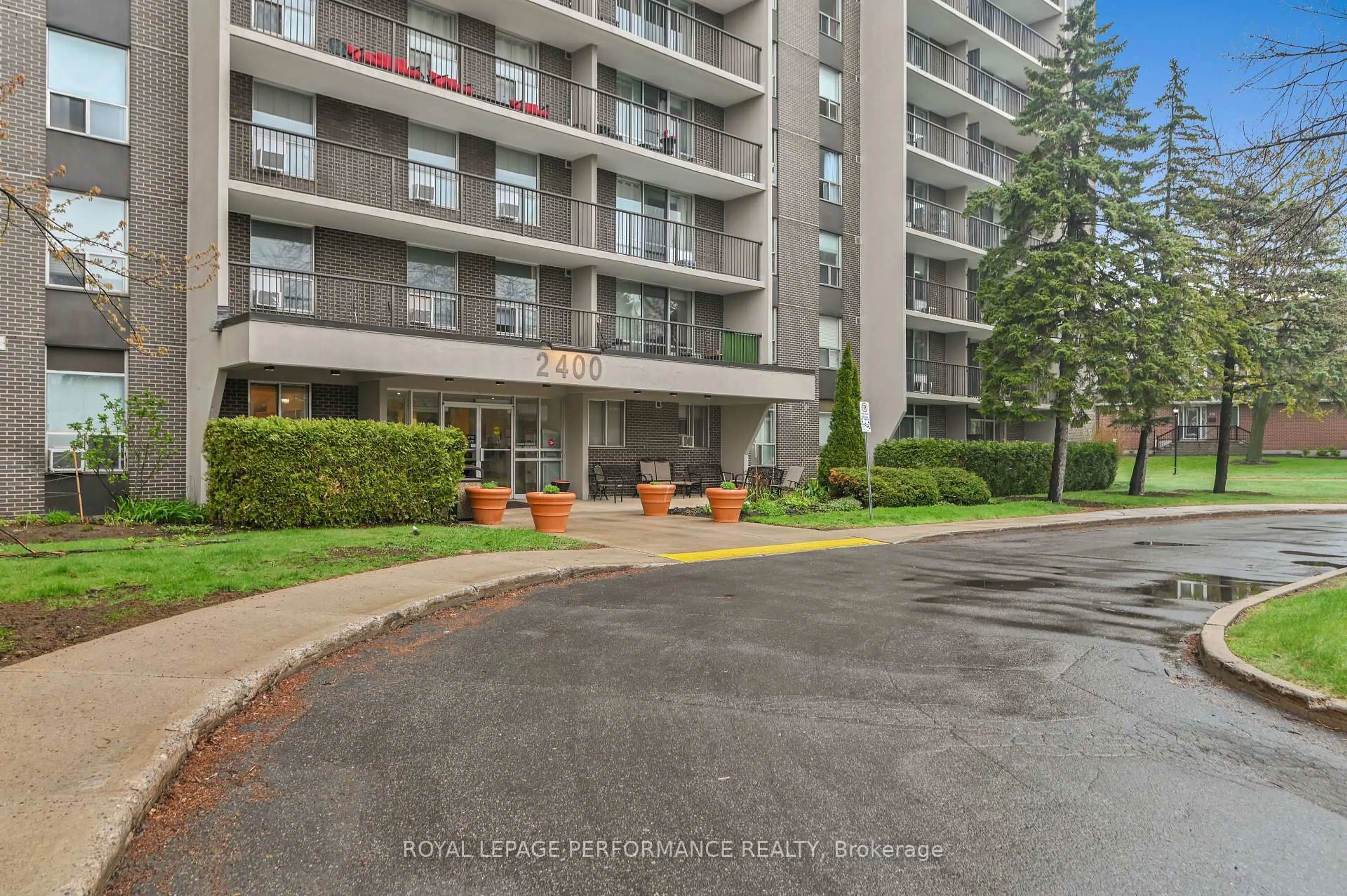Patio, unknown for 2400 Virginia Dr #307, Ottawa Ontario K1H 8L3