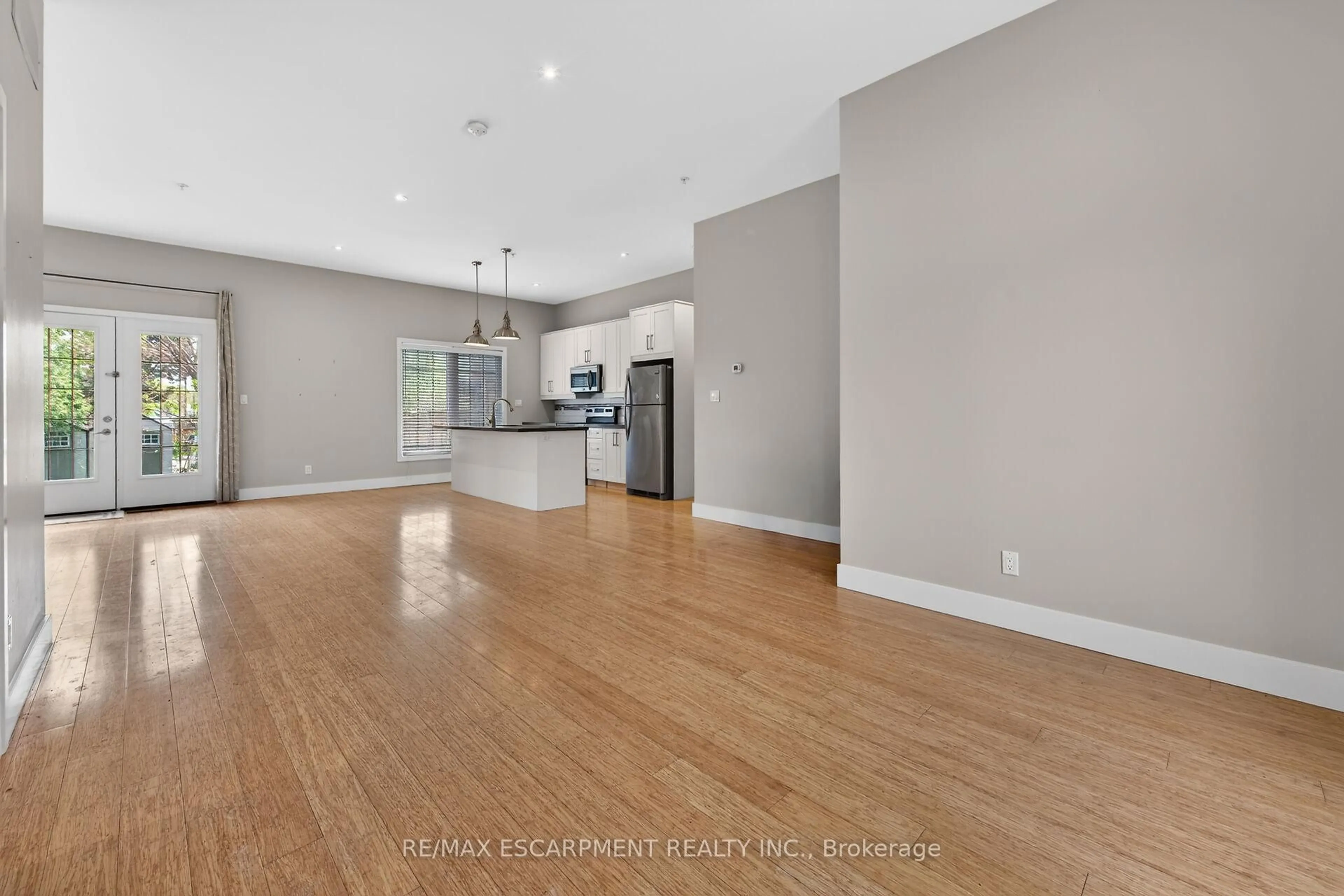 Open concept kitchen, unknown for 167 Walnut St, Hamilton Ontario L8N 2L8