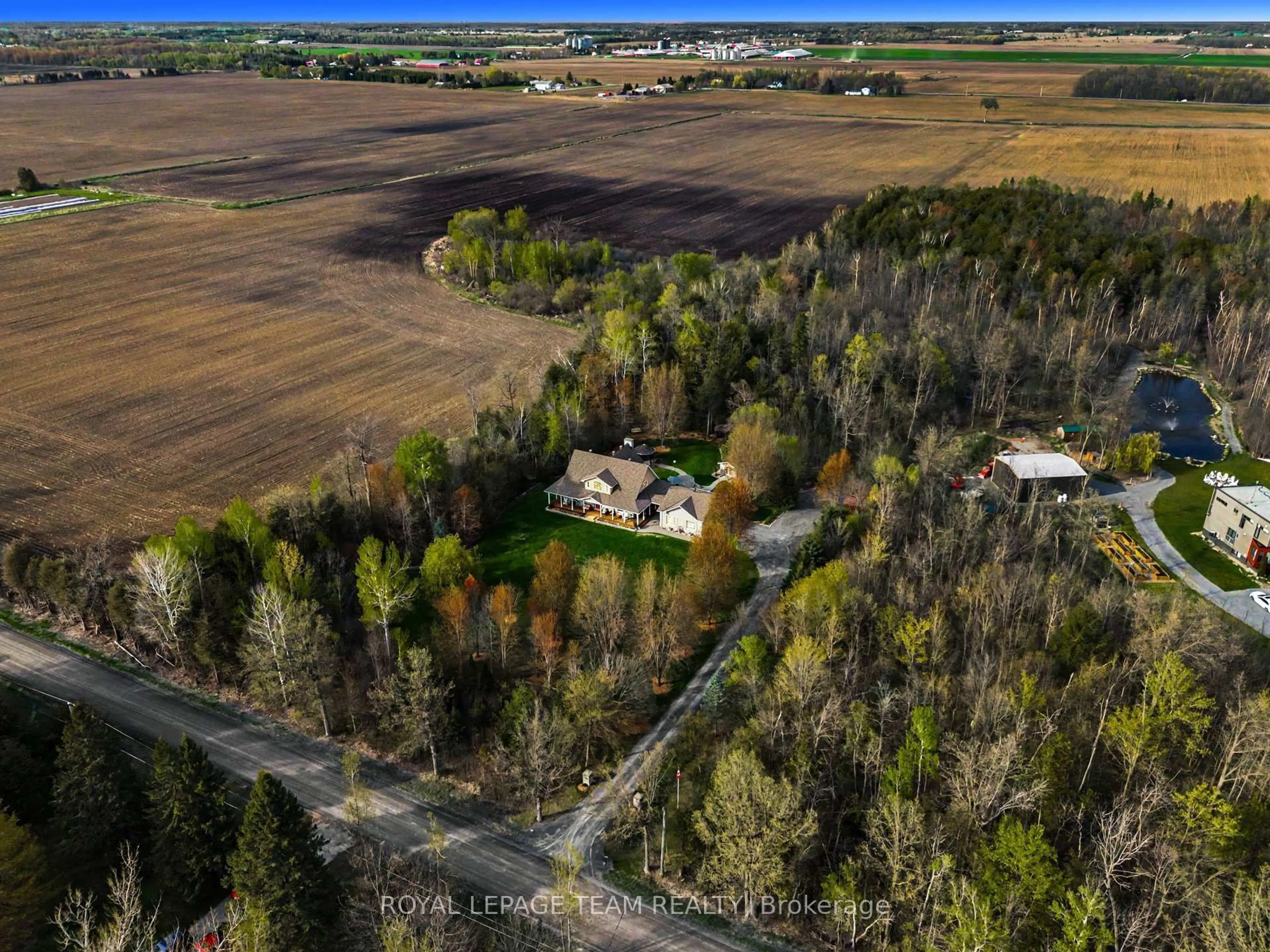 A pic from outside/outdoor area/front of a property/back of a property/a pic from drone, unknown for 6343 Proven Line Rd, Richmond Ontario K0A 2Z0