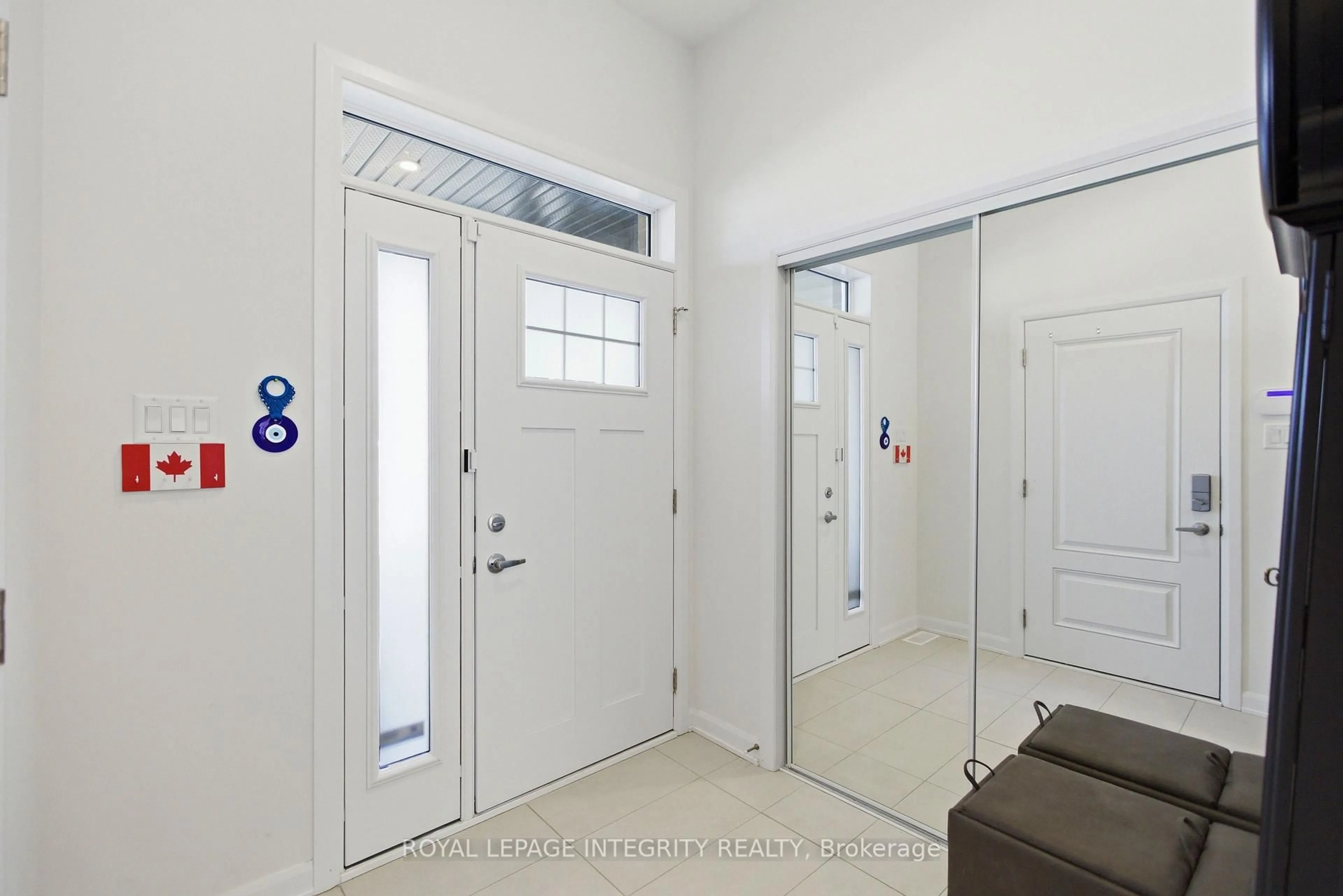 Indoor entryway for 502 Bundoran Pl, Ottawa Ontario K2J 7C9