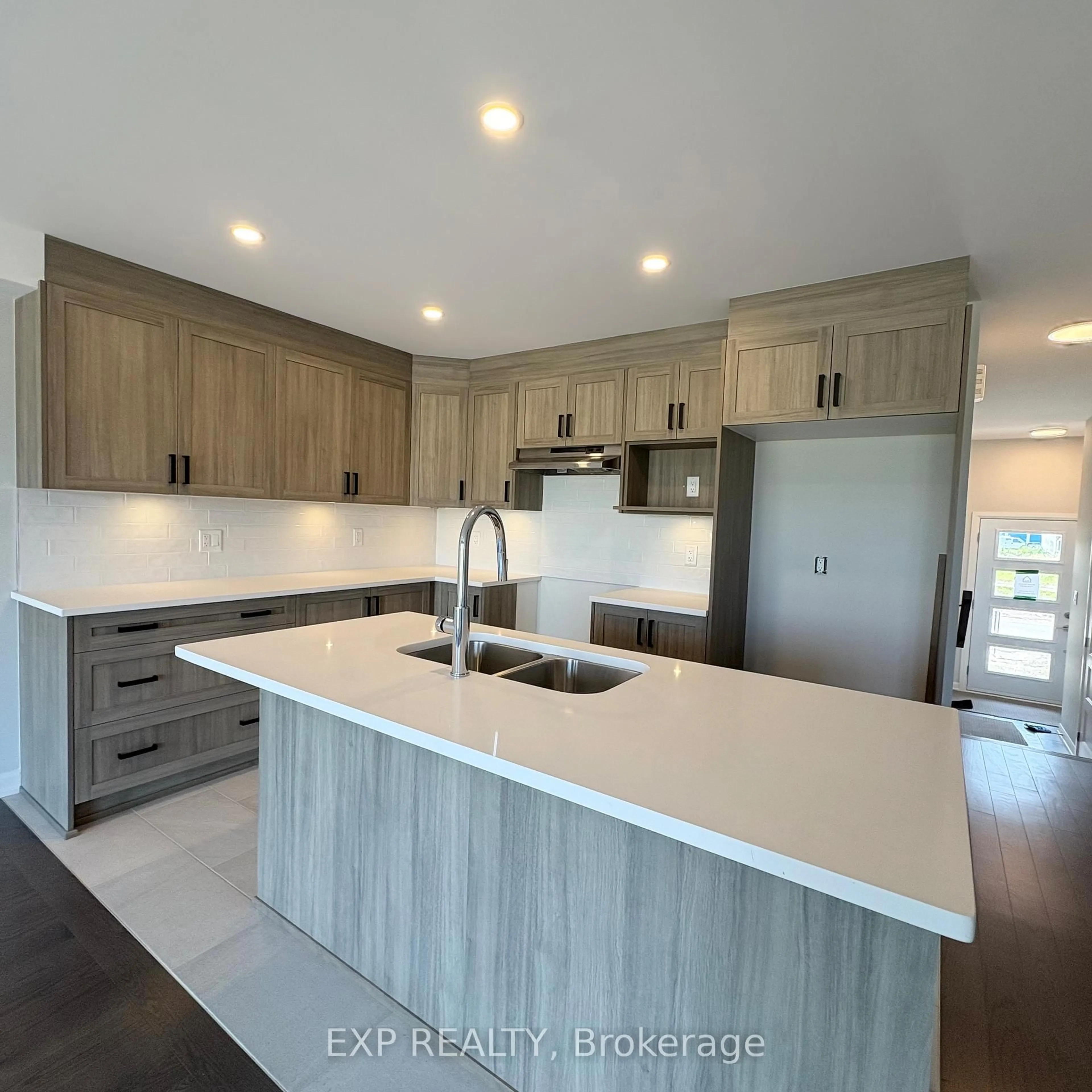 Open concept kitchen, unknown for 543 Chambord St, Alfred and Plantagenet Ontario K0A 3K0