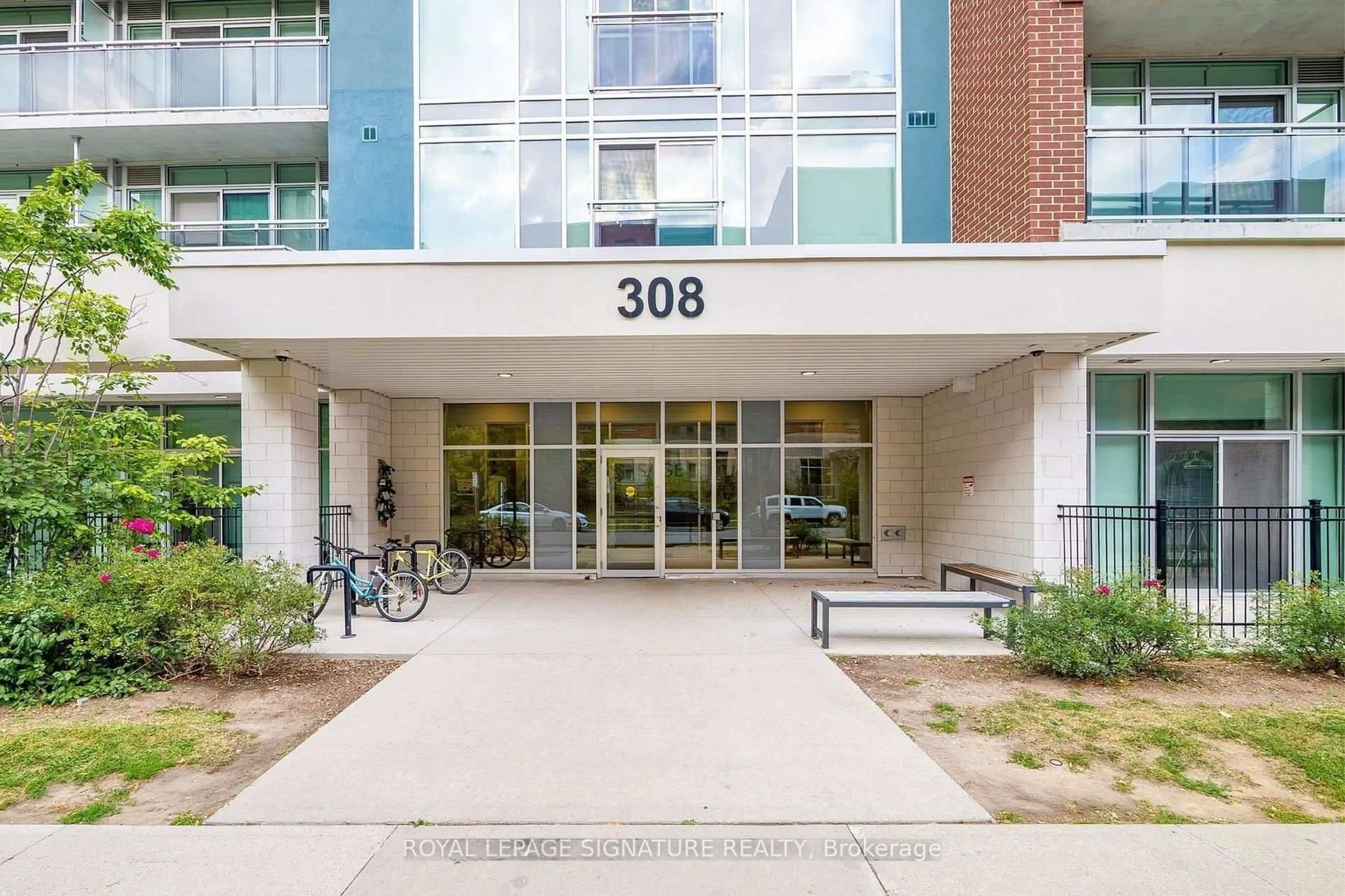 Indoor foyer for 308 Lester St #431, Waterloo Ontario N2L 0H9