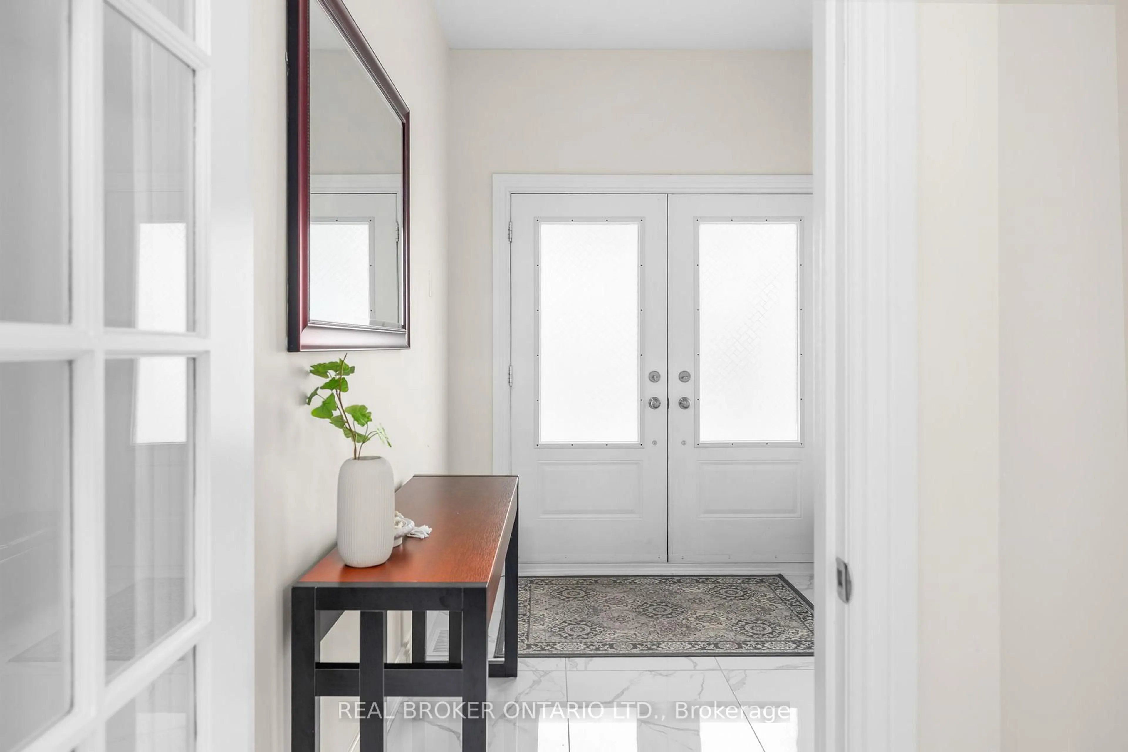Indoor entryway for 14 Peever Pl, Carleton Place Ontario K7C 0K5