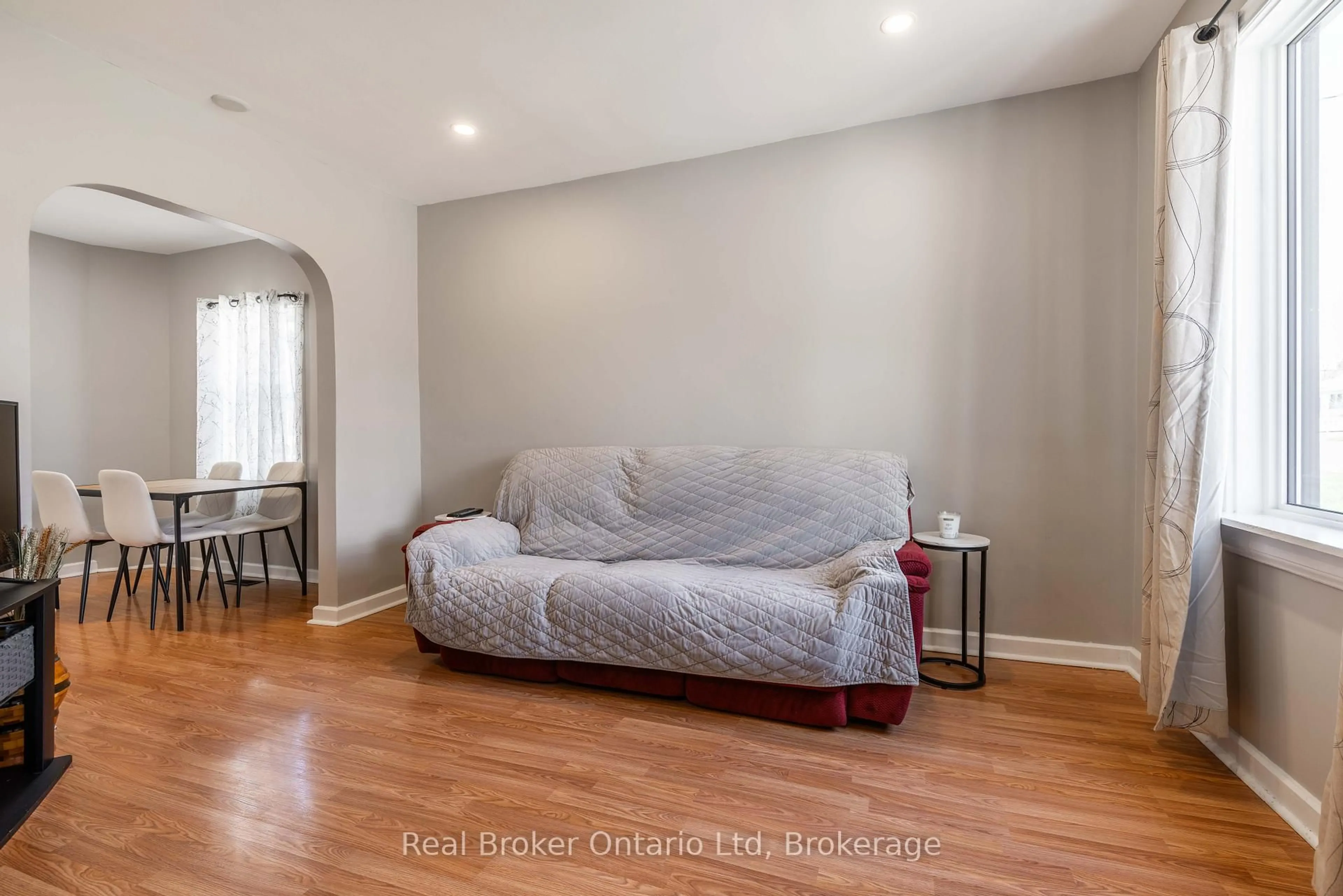 Living room with furniture, unknown for 712 9th Ave, Owen Sound Ontario N4K 3E5