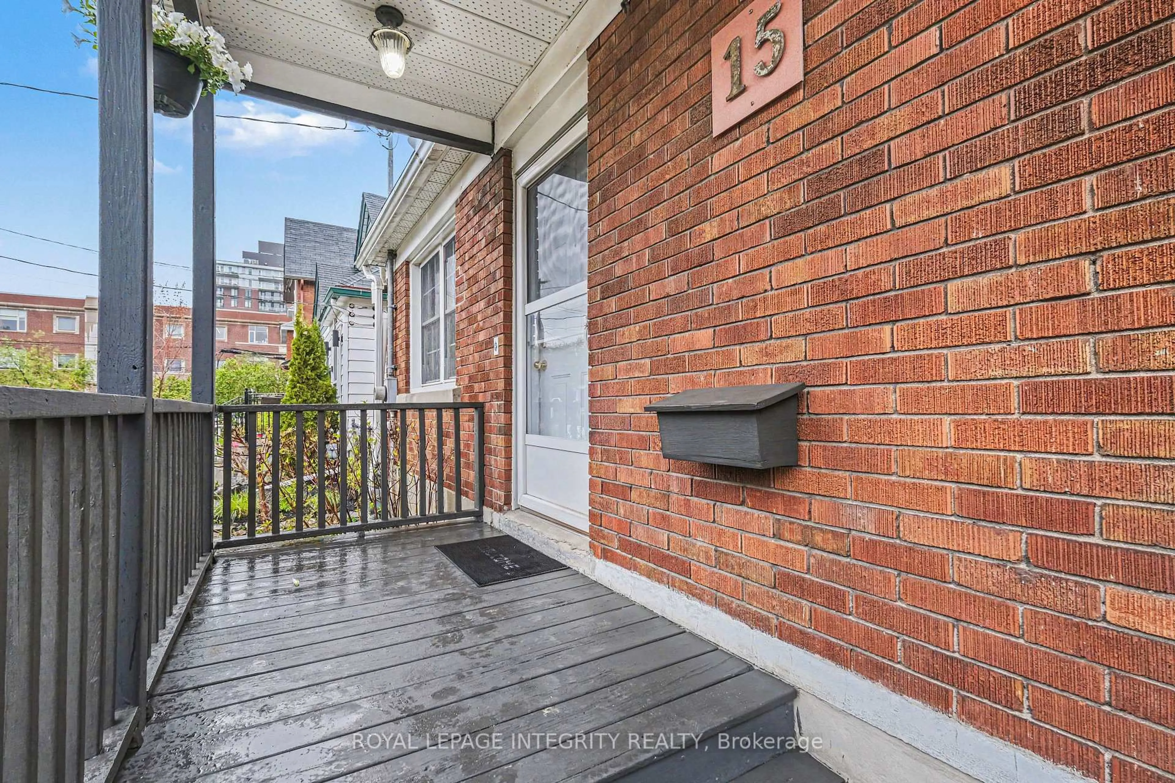 Unknown for 15 Beverley Ave, Ottawa Ontario K1Y 1M7