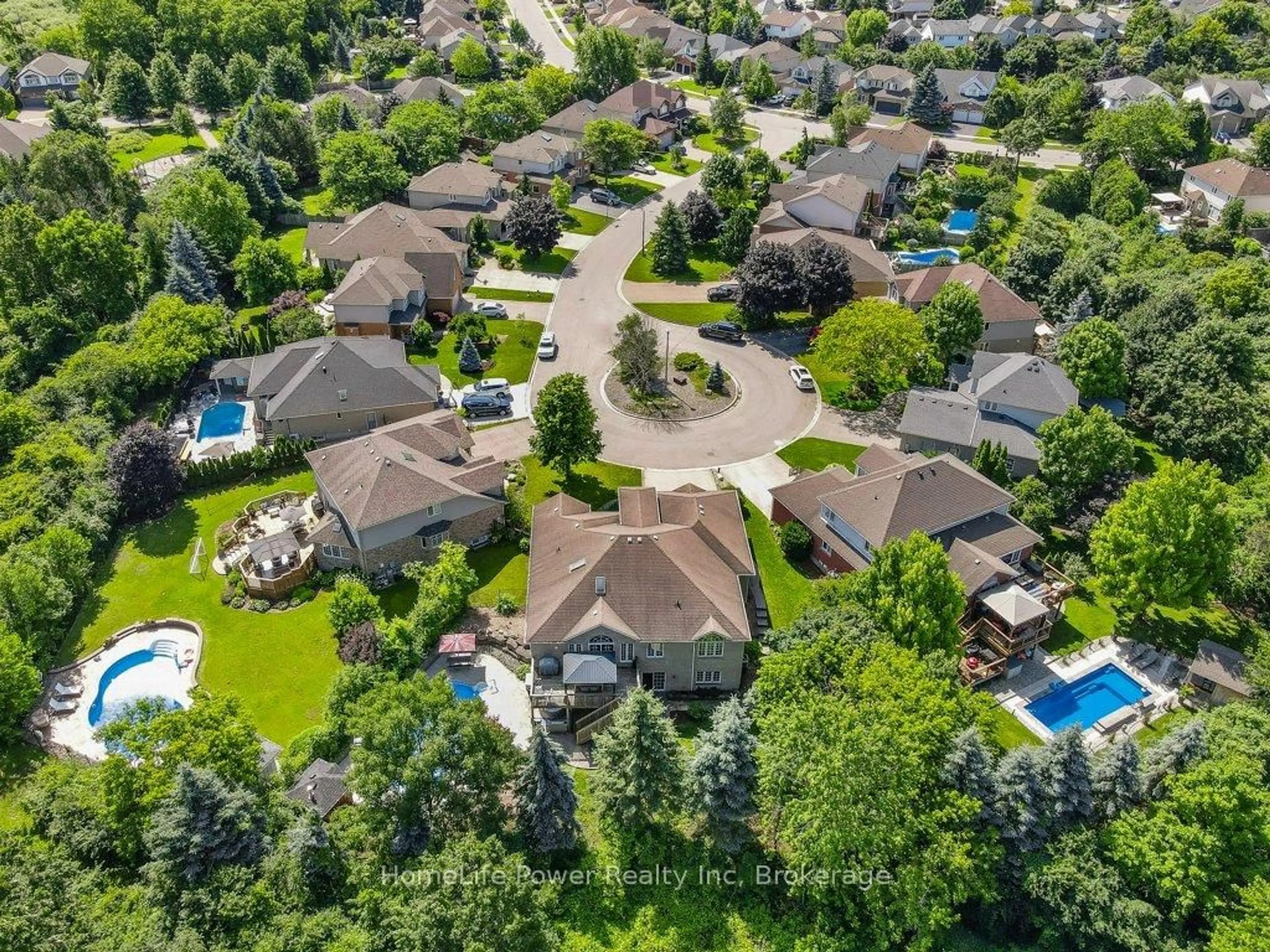 A pic from outside/outdoor area/front of a property/back of a property/a pic from drone, street for 16 ELDERBERRY Crt, Guelph Ontario N1L 1K3