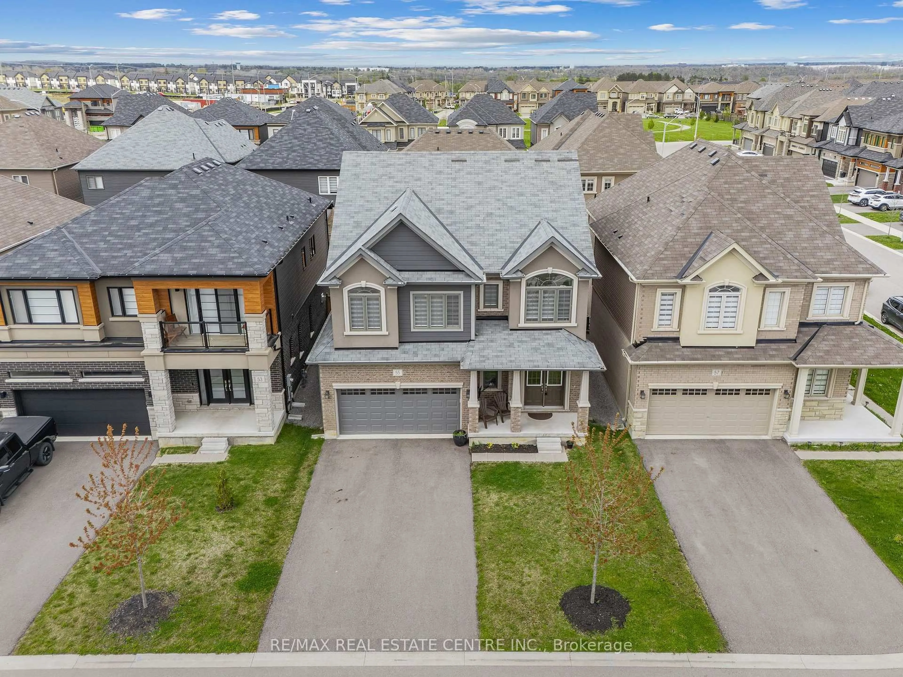 A pic from outside/outdoor area/front of a property/back of a property/a pic from drone, street for 55 Scenic Ridge Gate, Brant Ontario N3L 0K4