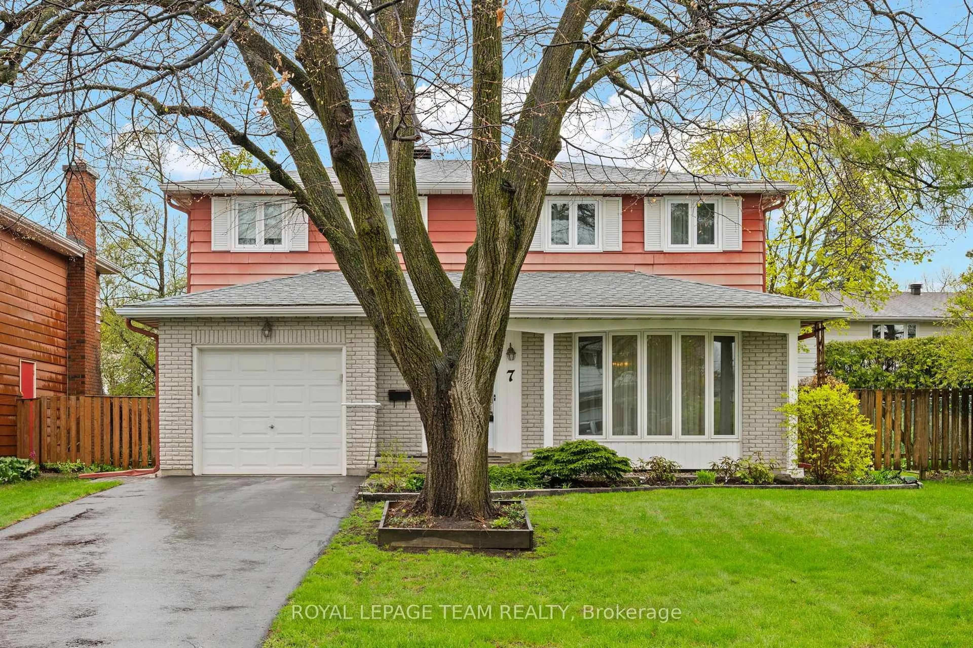 Home with vinyl exterior material, street for 7 Centrepark Dr, Ottawa Ontario K1B 3C2