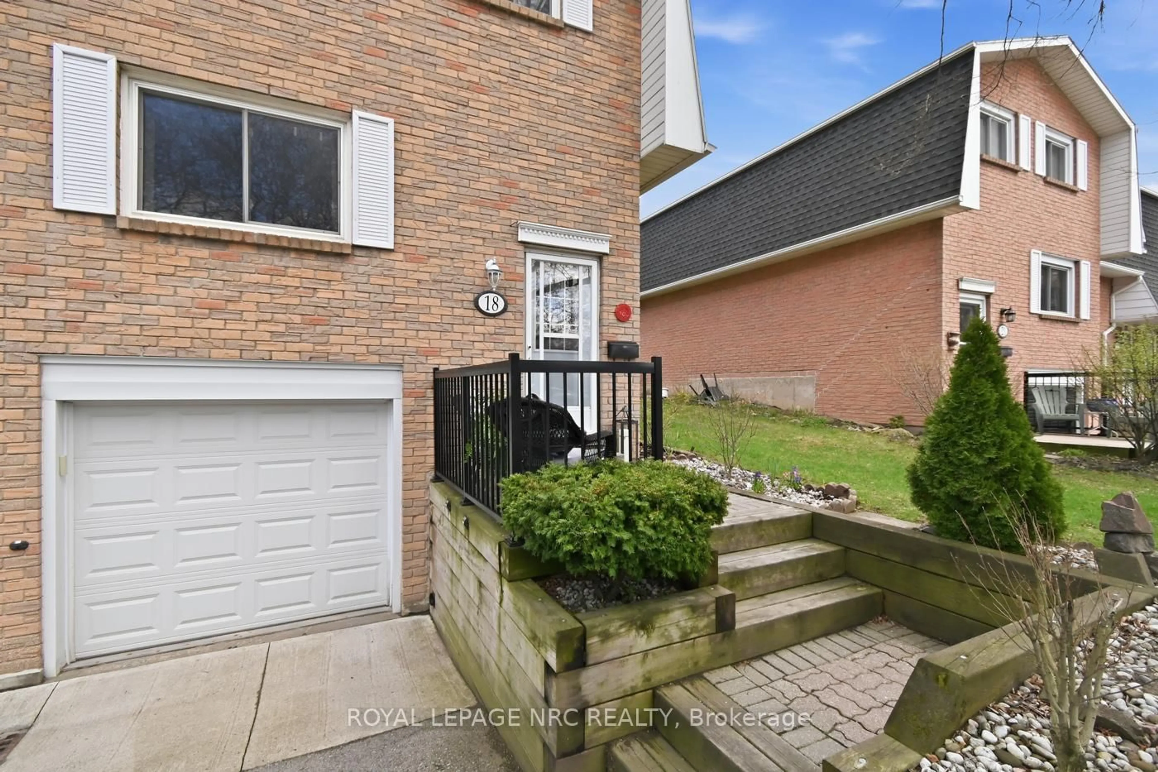 Unknown for 185 Denistoun St #18, Welland Ontario L3C 6J6