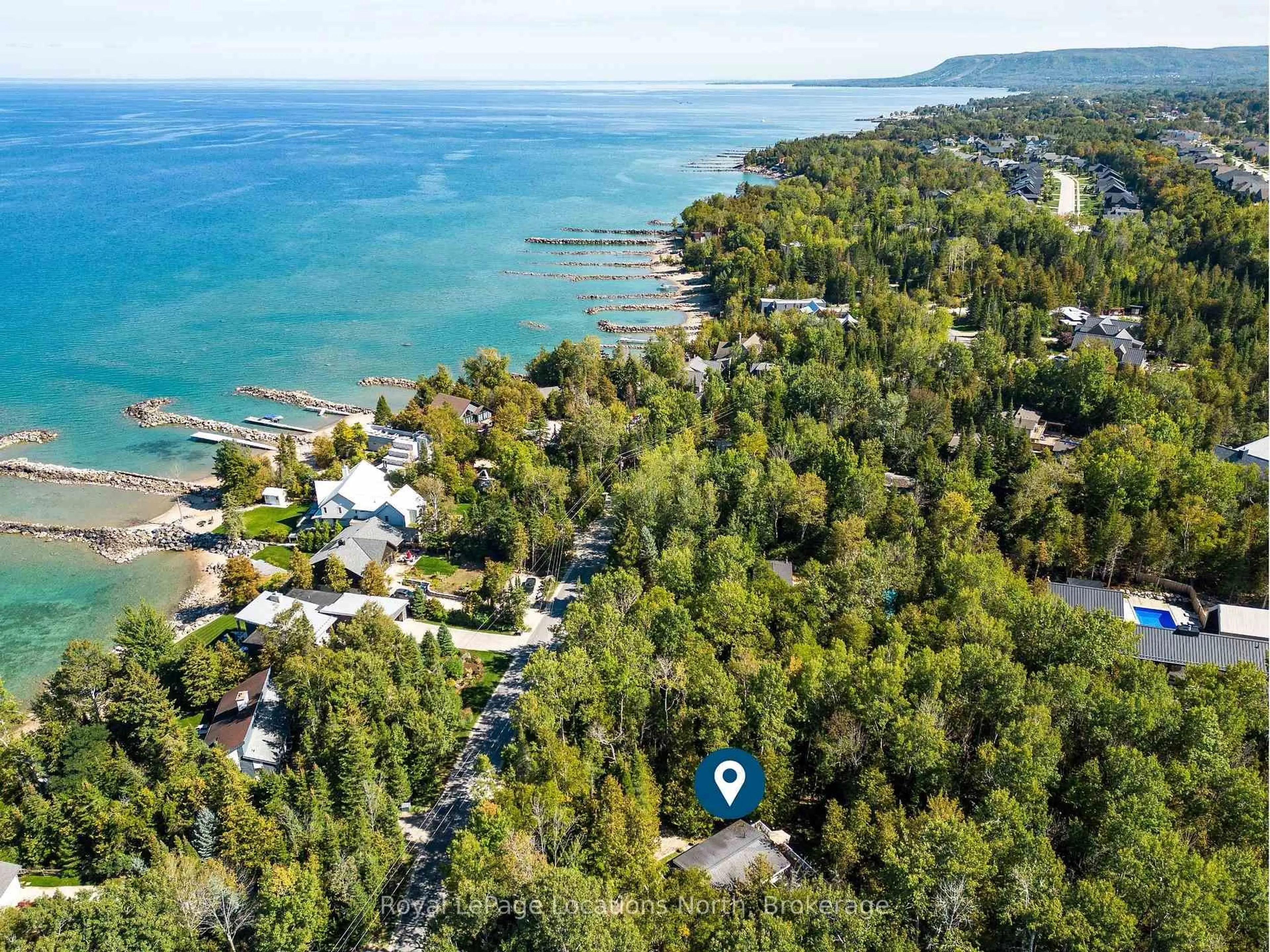 A pic from outside/outdoor area/front of a property/back of a property/a pic from drone, water/lake/river/ocean view for 112 Cameron St, Blue Mountains Ontario N0H 2P0