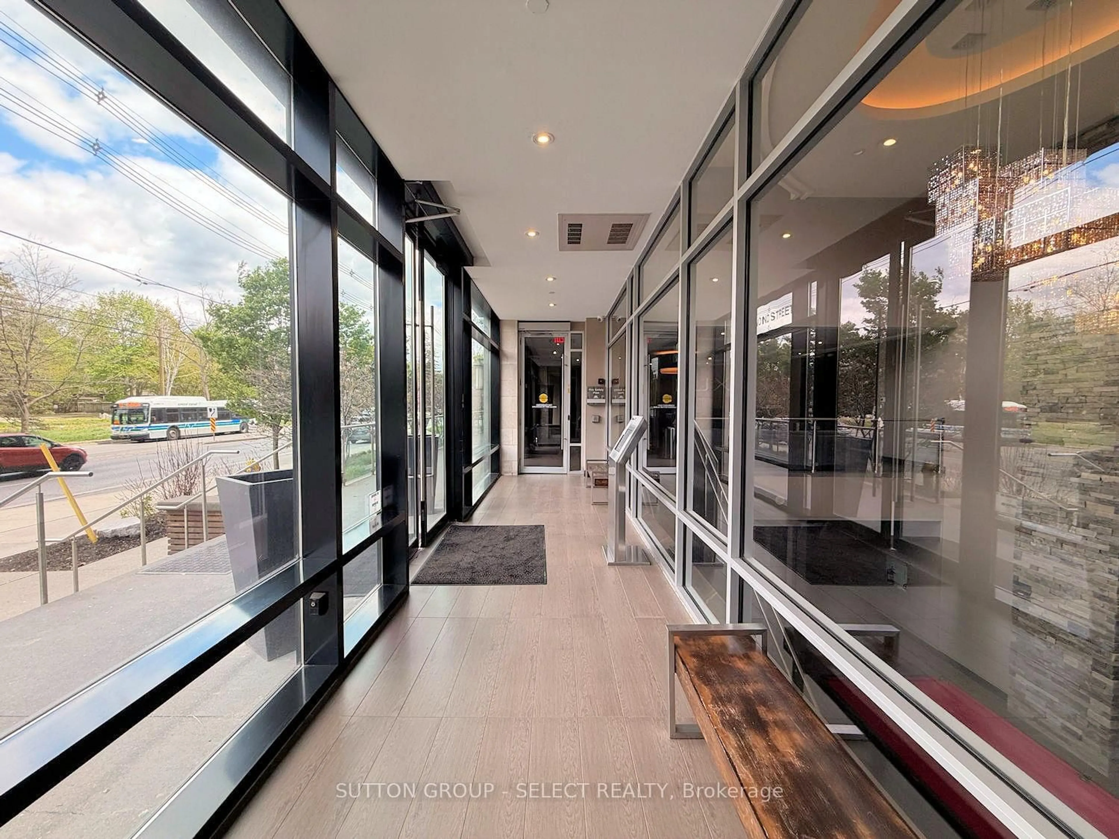 Indoor foyer for 1235 Richmond St #1606, London East Ontario N6A 0C1
