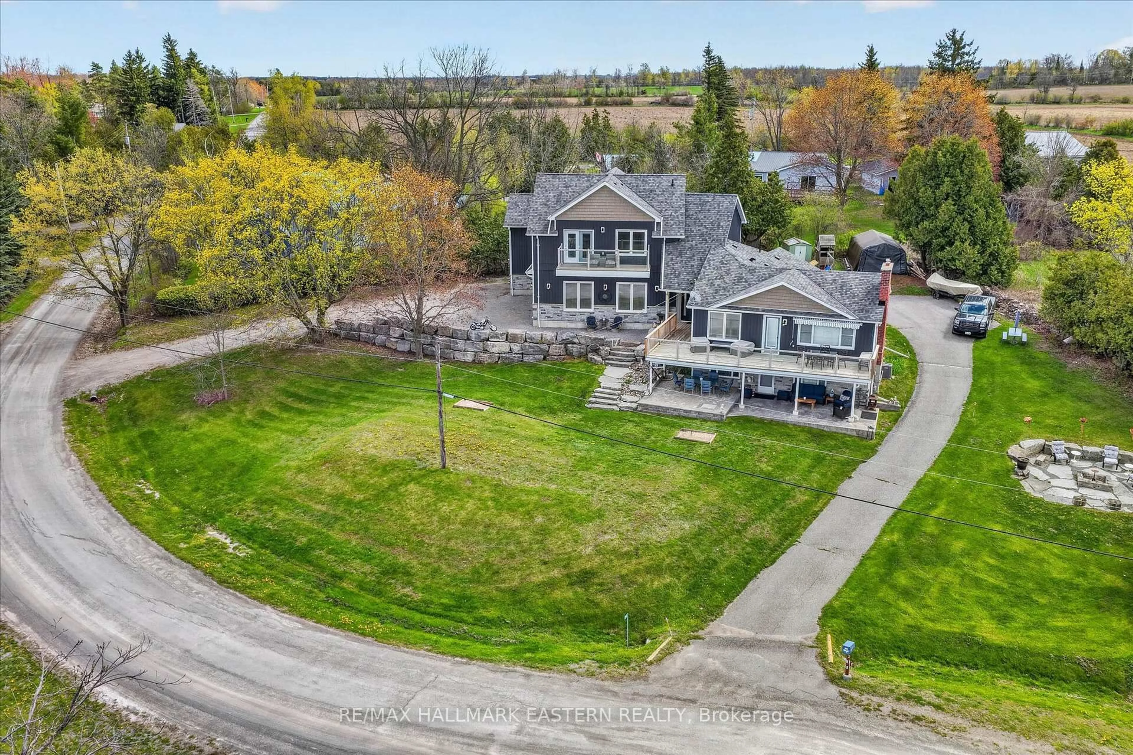 A pic from outside/outdoor area/front of a property/back of a property/a pic from drone, street for 1258 Gail Park Dr, Selwyn Ontario K0L 1T0